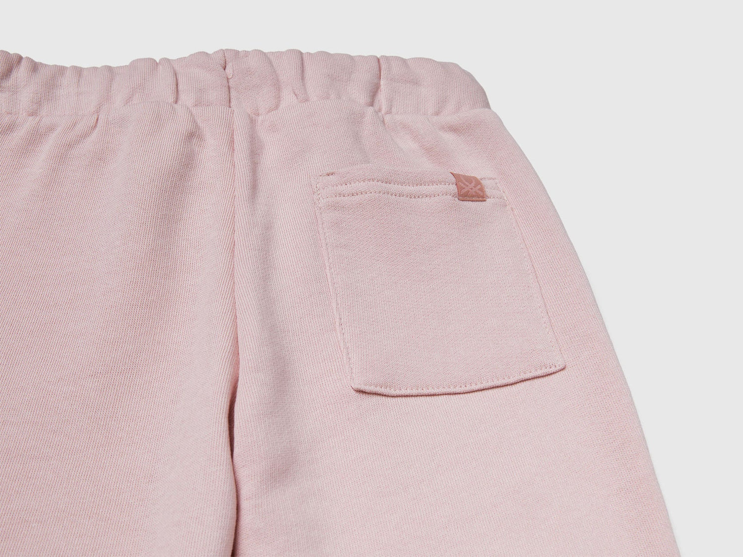 Benetton_Soft Pink_Sweat Tracksuit with Logo_3J68GK00S_12U_03
