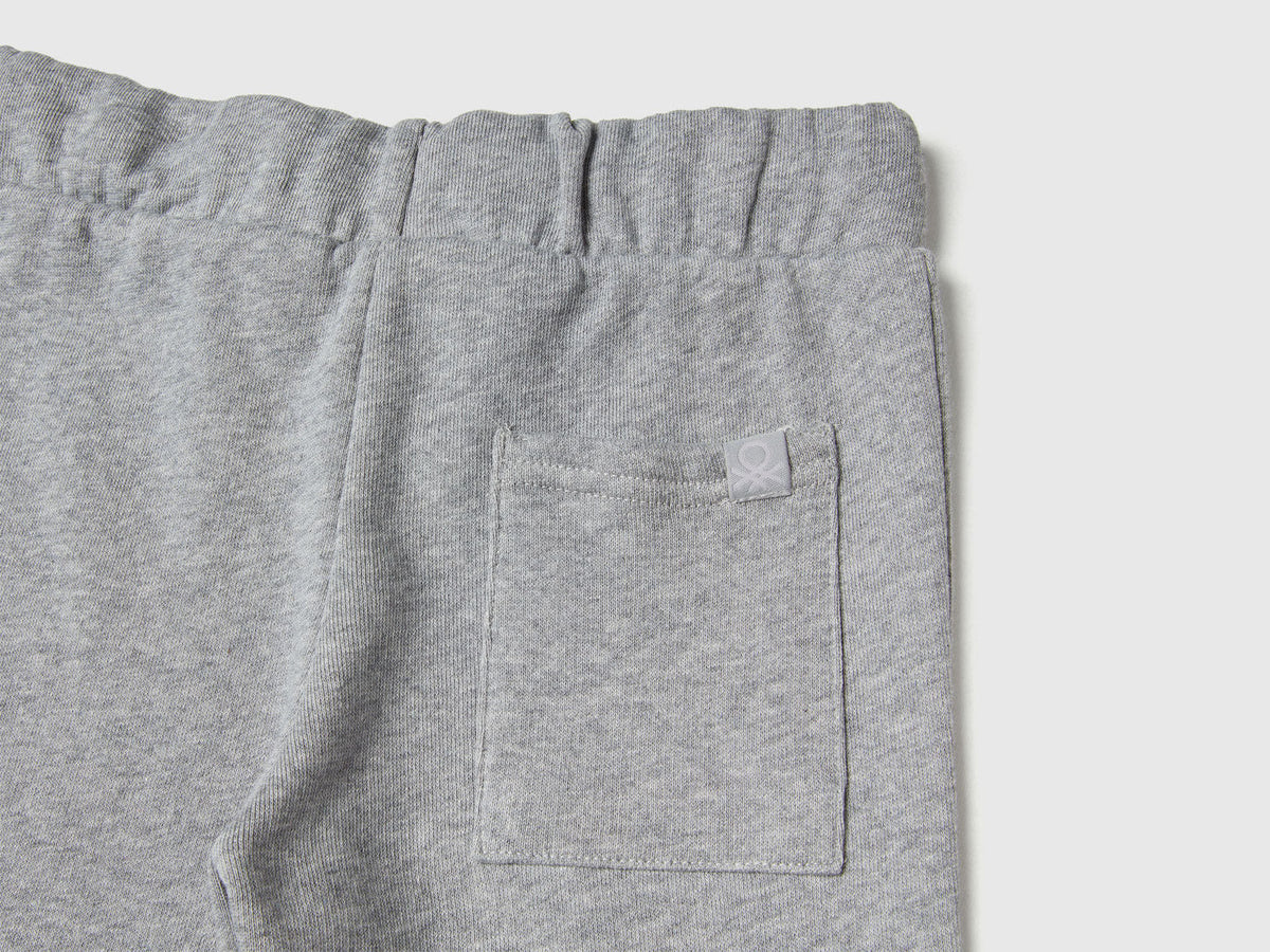 Benetton_Light Gray_Sweat Tracksuit with Logo_3J68GK00S_501_04