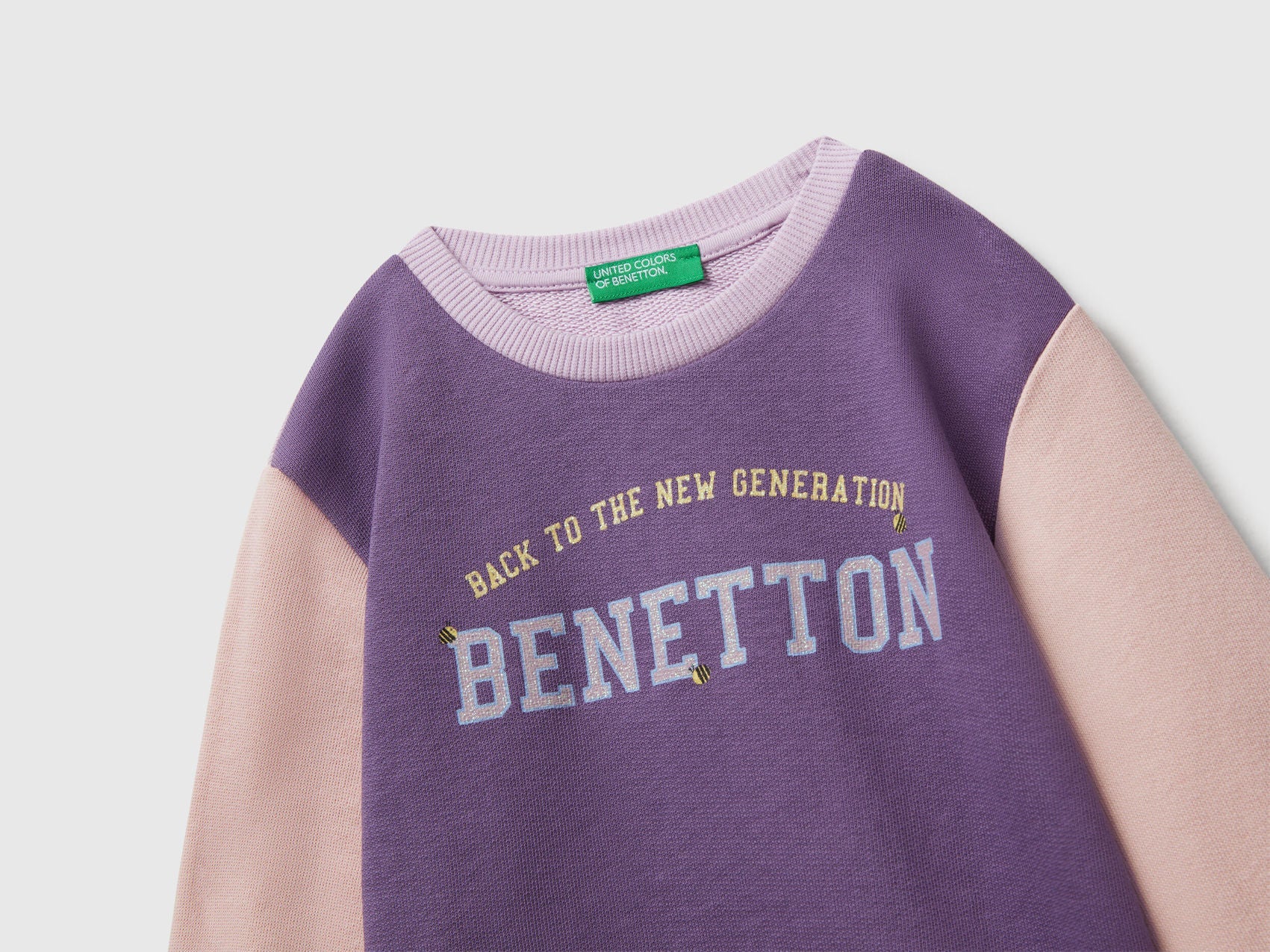 Benetton_Lavender_Sweatshirt with Glittery Print_3J70G10JR_901_03