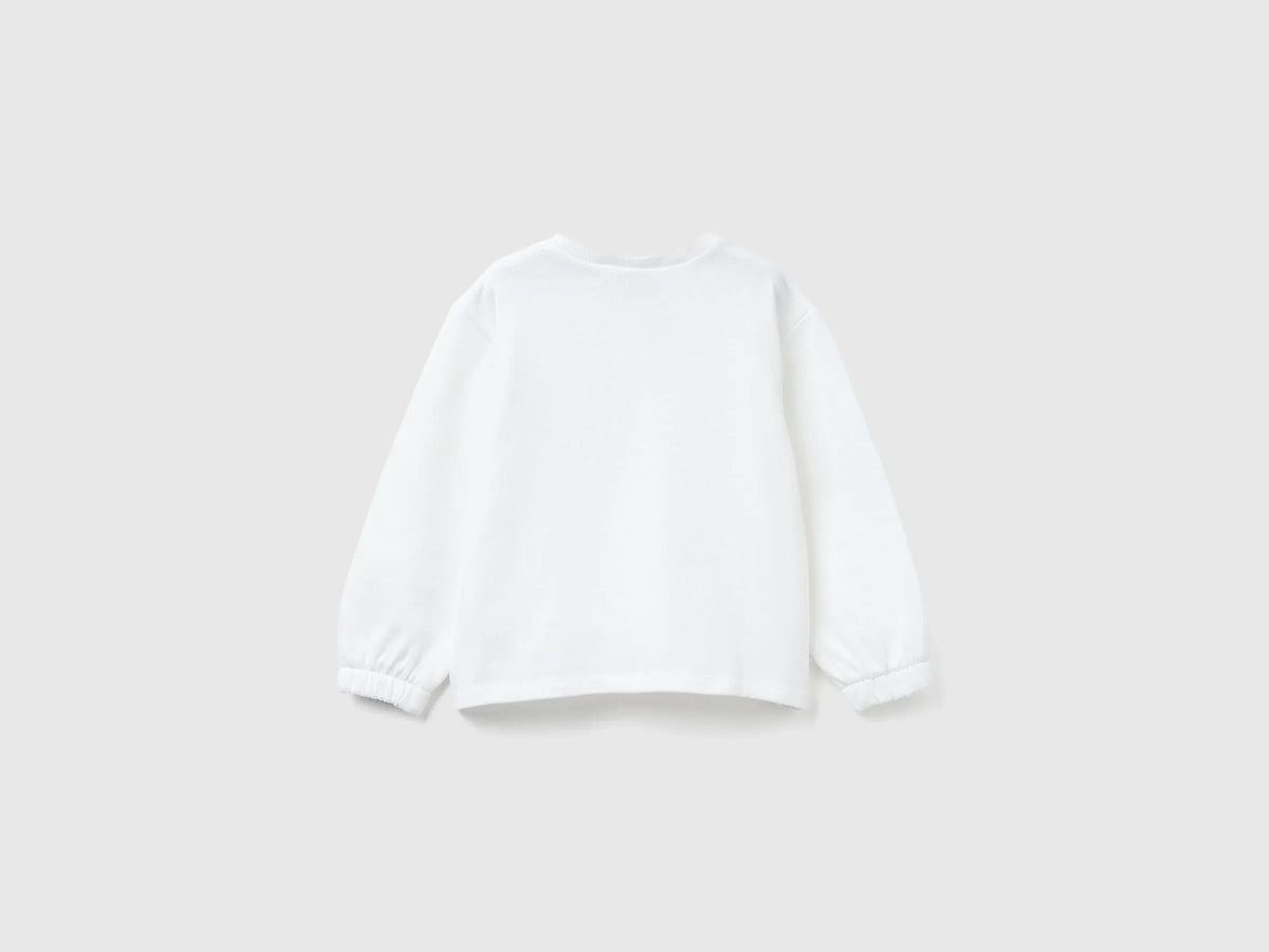 Benetton_Creamy White_Sweatshirt with Bluey ©Ludo Studio Print_3J70G10KG_074_02