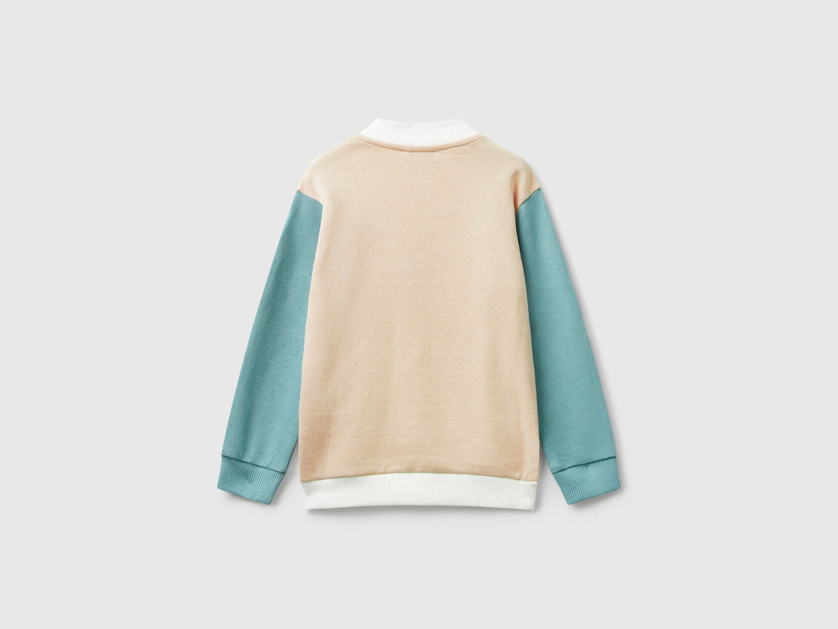 Benetton_Creamy White_Hoodie with Glittery Print_3J70G503U_903_02