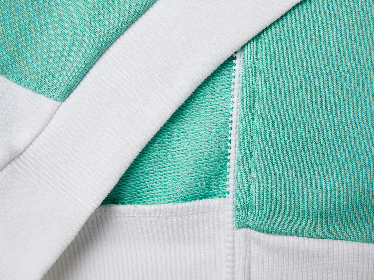 Benetton White Girls Zip-Up Sweatshirt with Print SKU: 3J70G504B_902 Image 03
