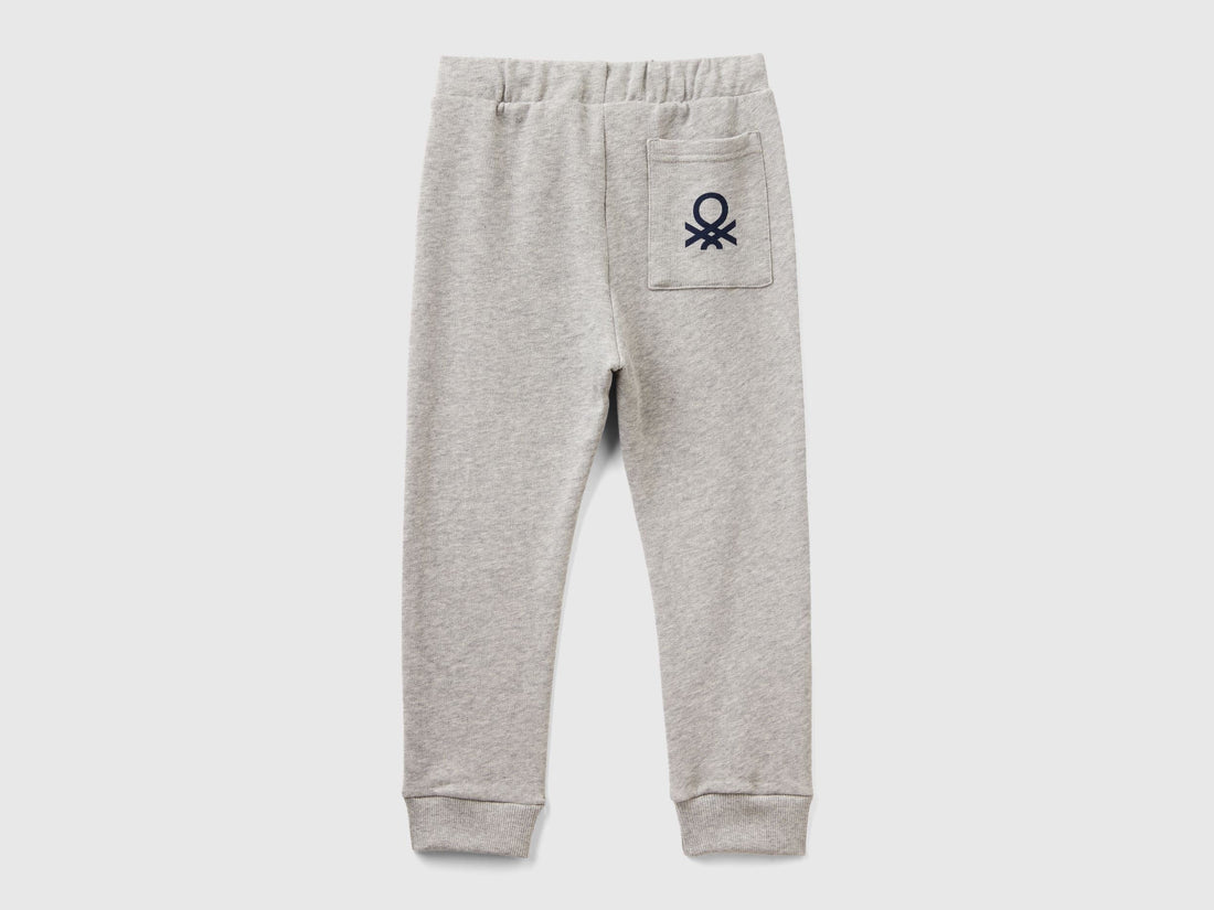 Beneton_Cotton Sweatpants with Logo_3J70GF010_501_02