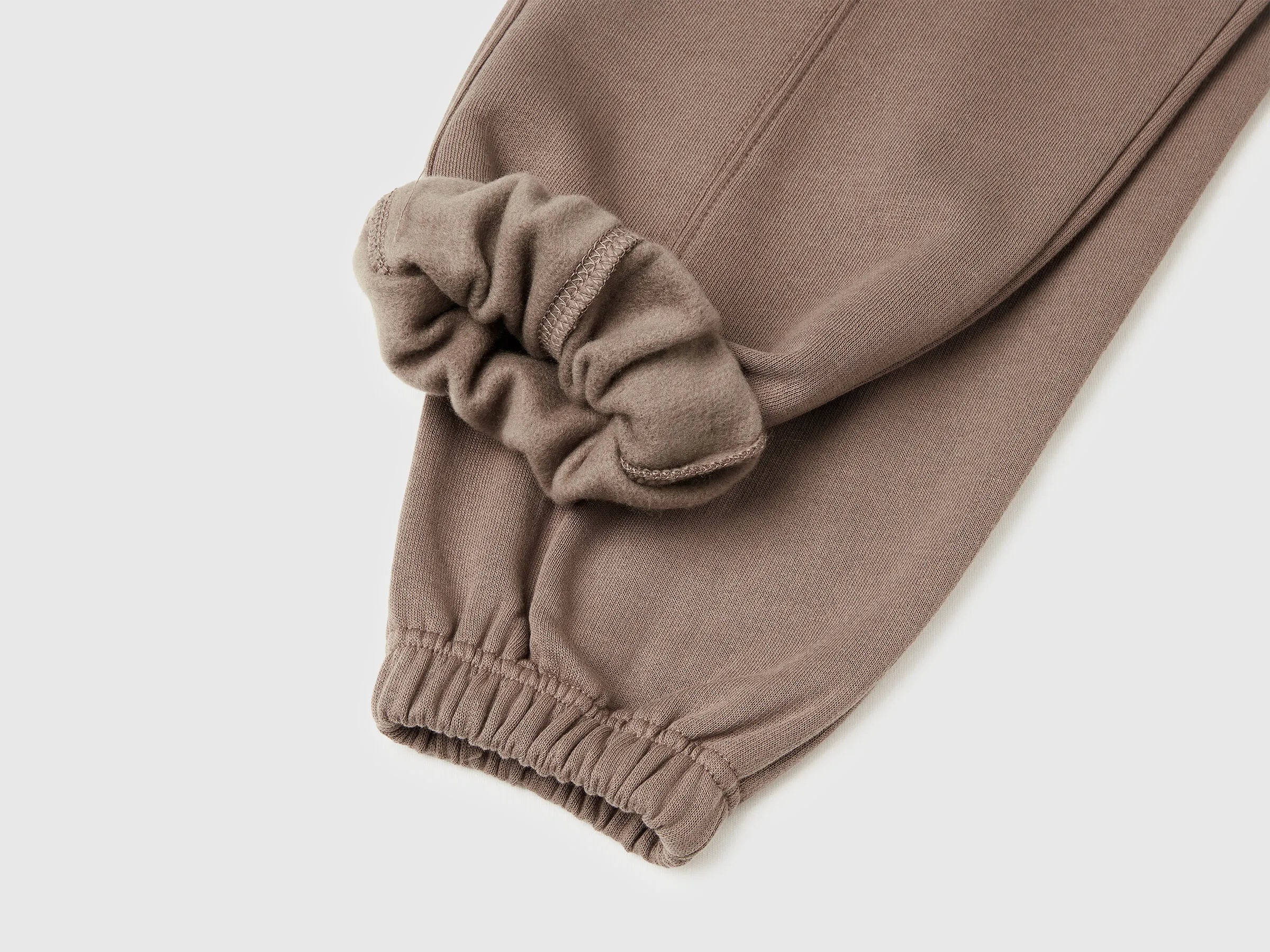 Benetton_Brown_Warm Sweat Joggers_3J73CF06S_26H_03