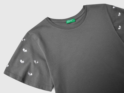 Benetton_T-Shirt with Rhinestone Sleeves_3MI5C10O1_00W_03