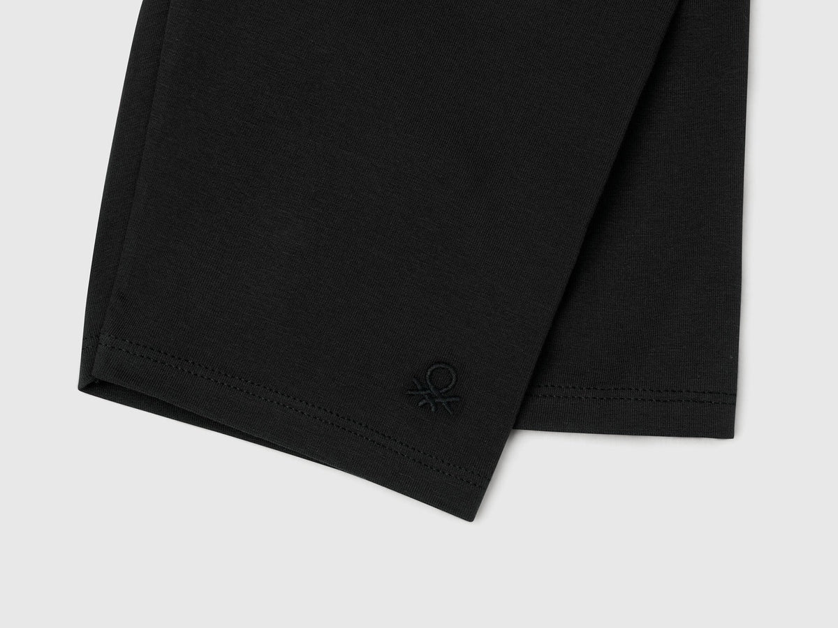 Beneton_Short Leggings in Stretch Cotton_3MT1C901D_100_03