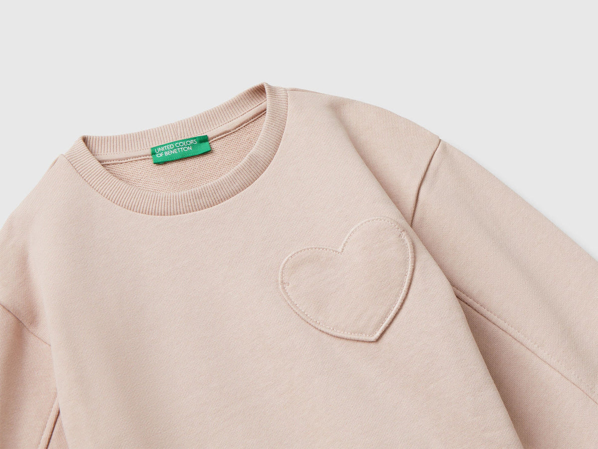 Benetton_Soft Pink_Sweatshirt with Heart Patch_3NBMG10K2_12U_03