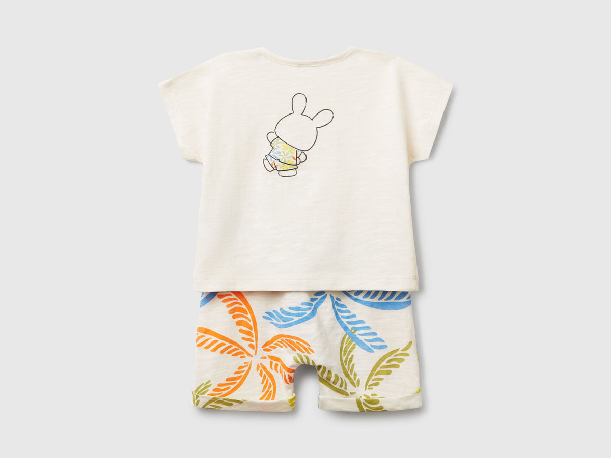 Benetton_Lightweight T-Shirt and Shorts Set_3O7SAK014_901_02