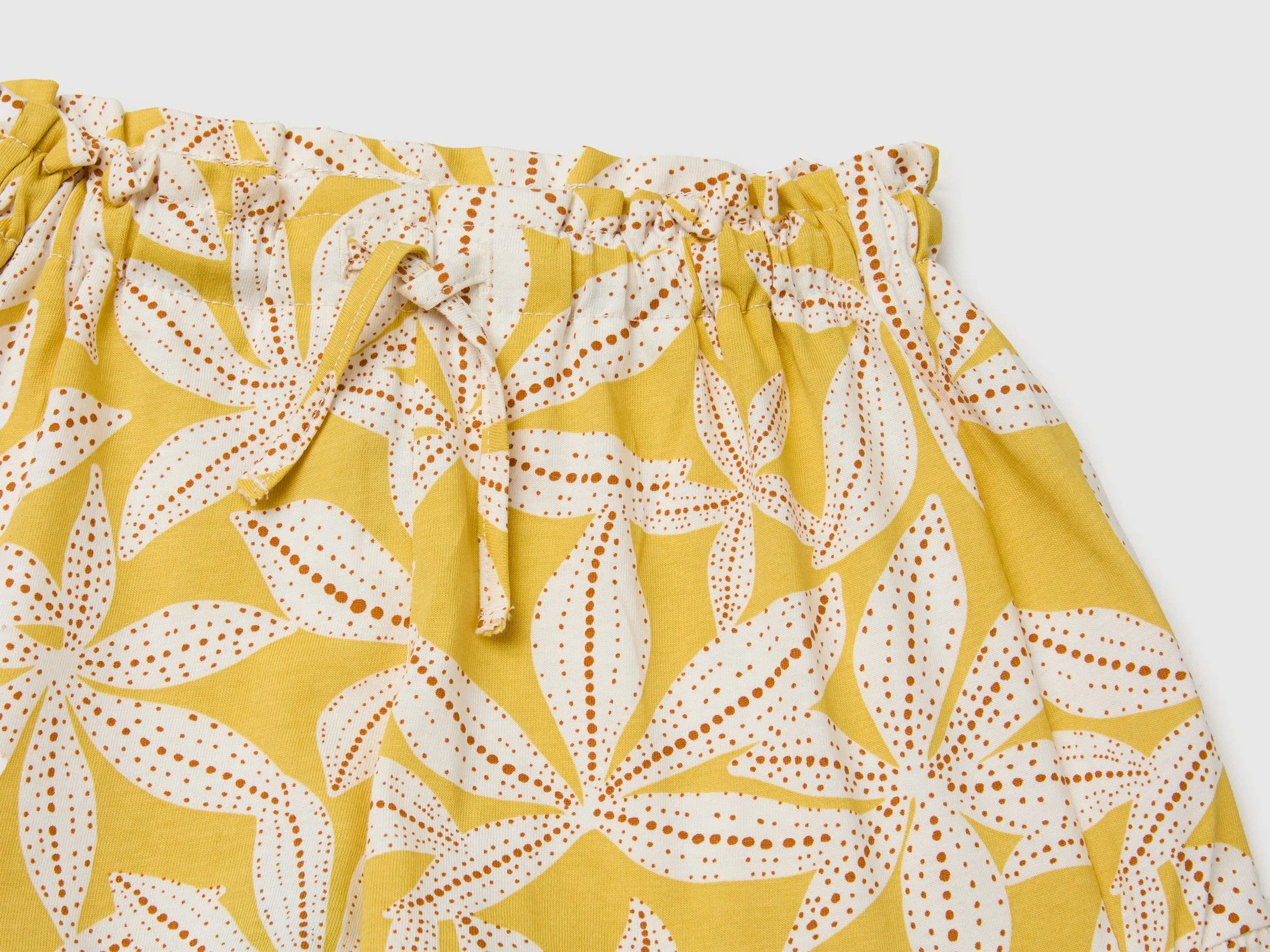 Benetton Multi-Color Girls Printed Shorts with Ruffles SKU: 3P0UG9029_73K Image 03