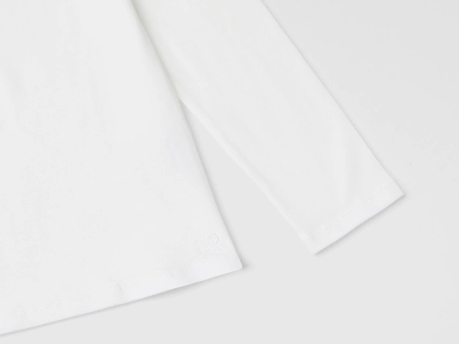 Benetton Creamy white Girls Stretch T-Shirt with High Neck SKU: 3P4ZC202N_074 Image 03