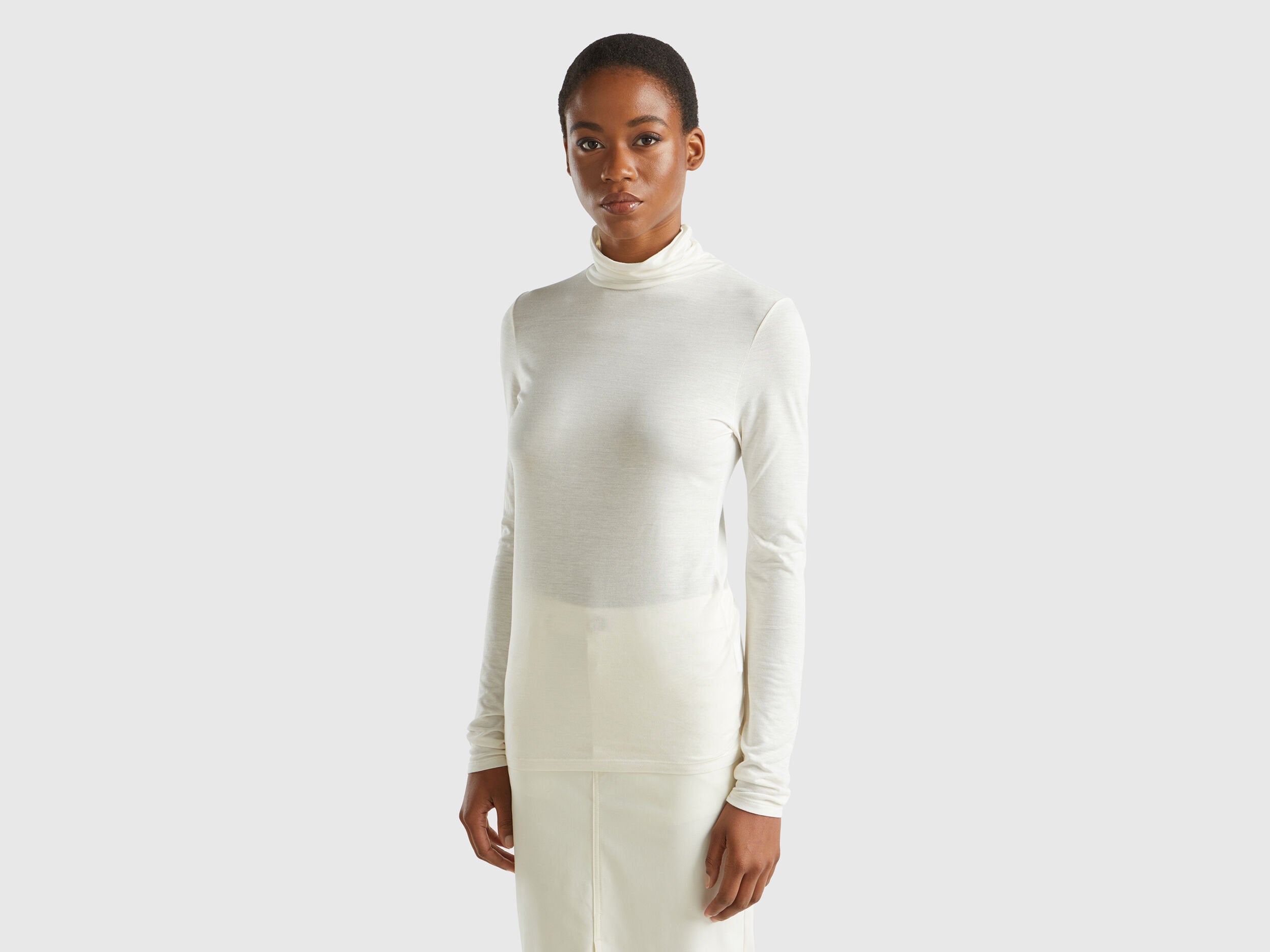 Turtleneck T-Shirt in Viscose and Cashmere Blend_3R0KD2013_6R2_01