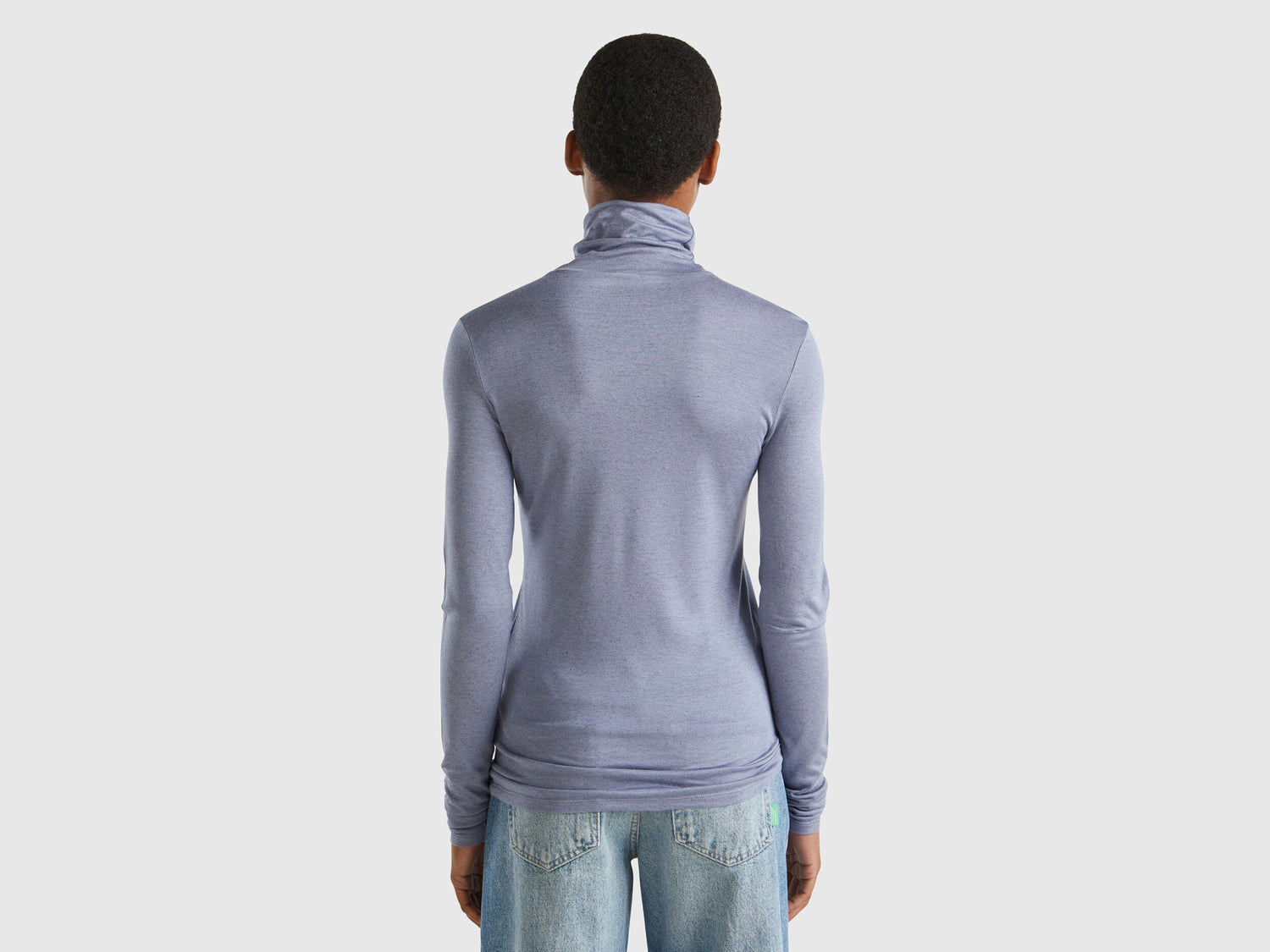 Turtleneck T-Shirt in Viscose and Cashmere Blend_3R0KD2013_7H2_02