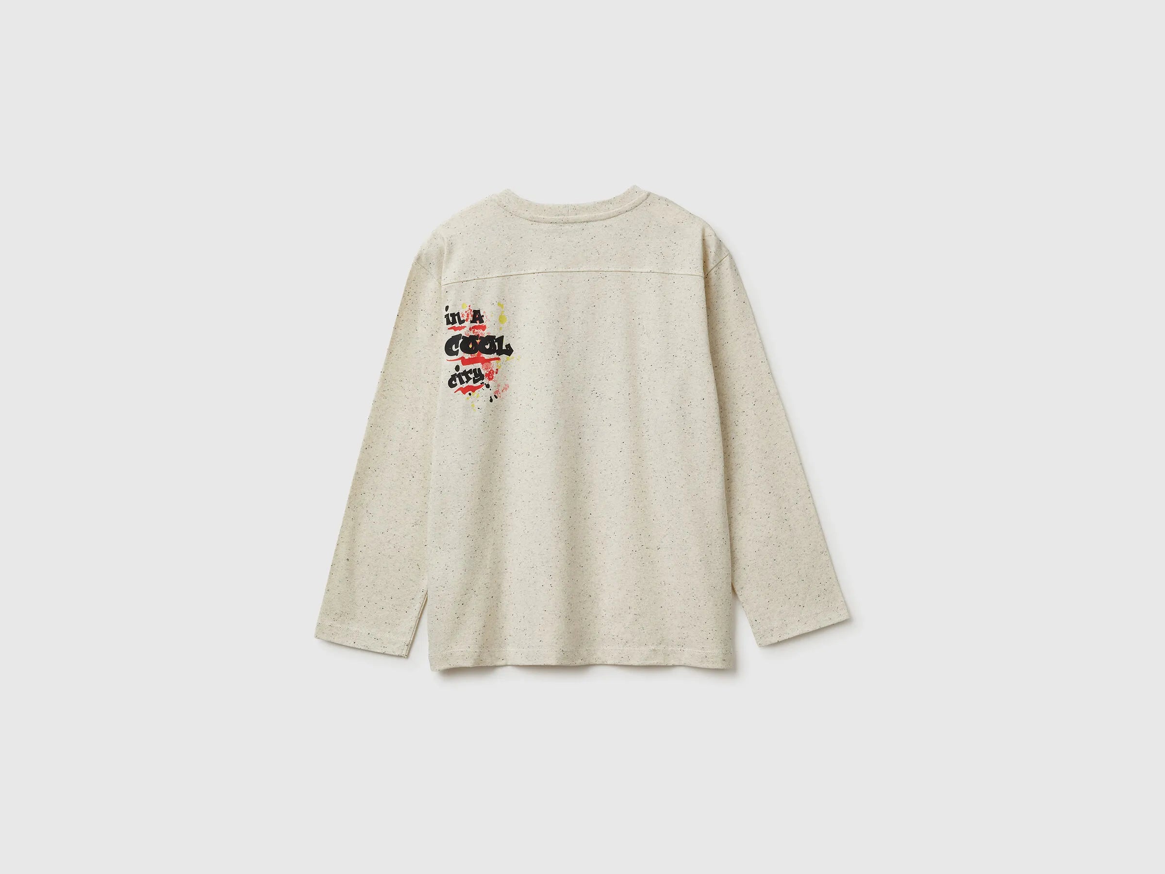 Benetton_Creamy White_T-Shirt with Graffiti Print_3U5YC10R6_901_02