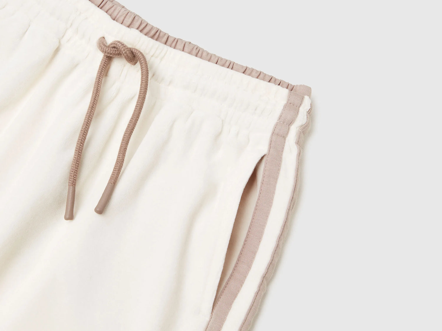 Benetton_Creamy White_Wide Chenille Trousers_3UAPCF06T_0R2_03