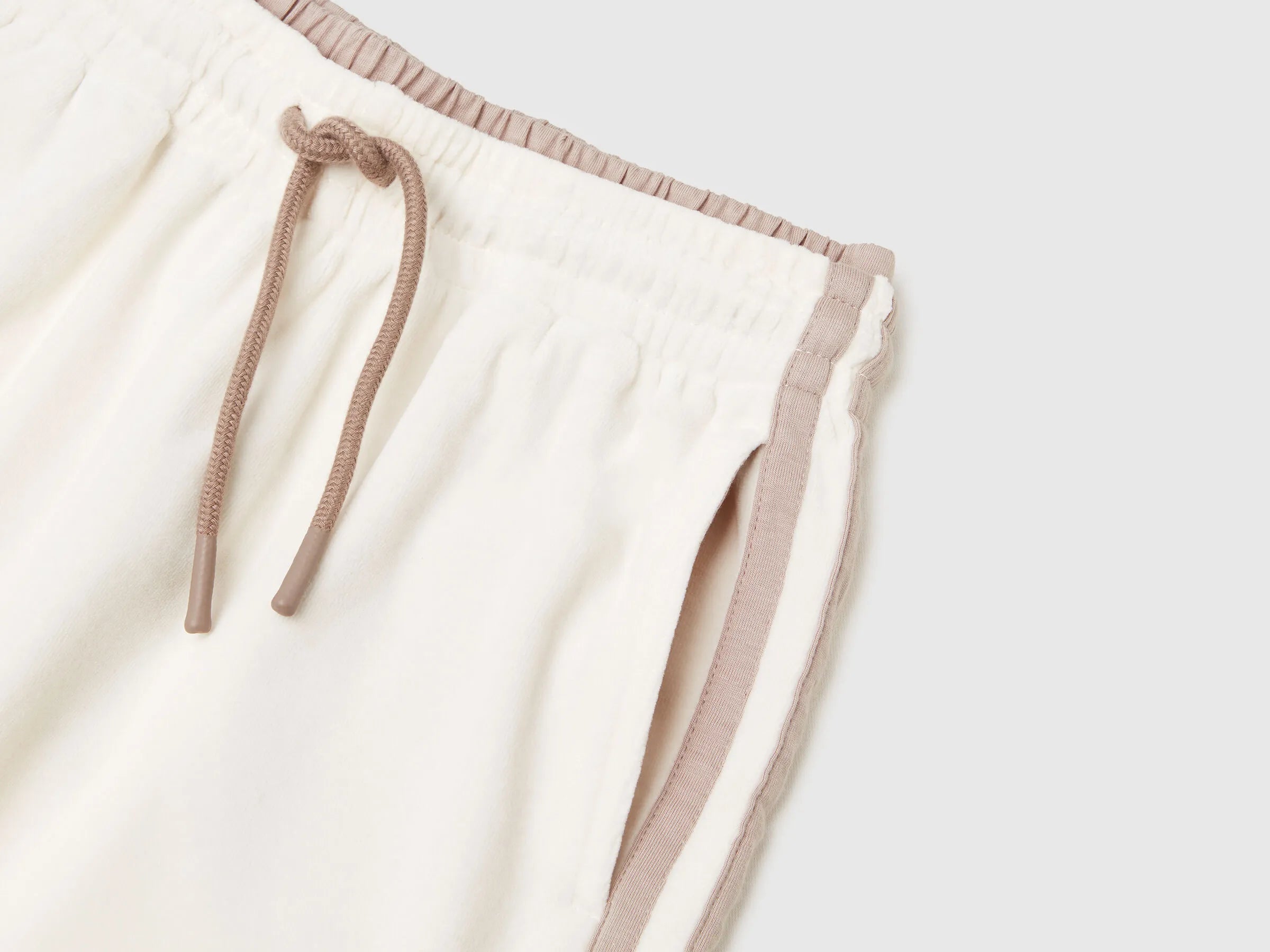 Benetton_Creamy White_Wide Chenille Trousers_3UAPCF06T_0R2_03