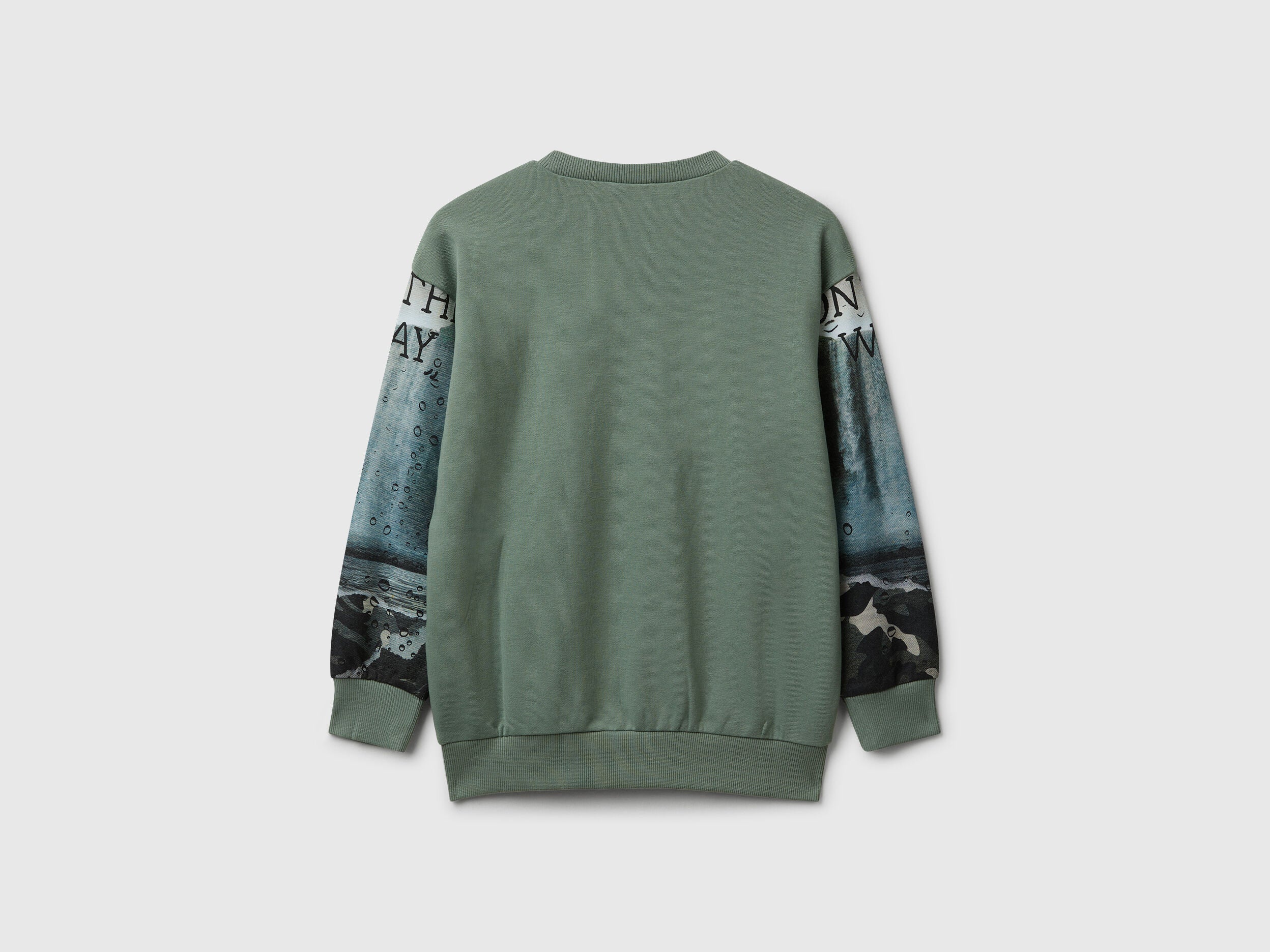 Benetton_Gray_Sweatshirt with Print_3WECC10PR_902_02