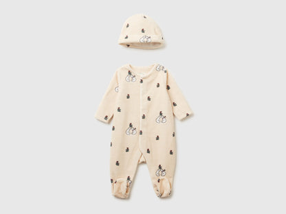 Benetton_Beige_Onesie and Chenille Cap Set_3WQSAK01G_903_01
