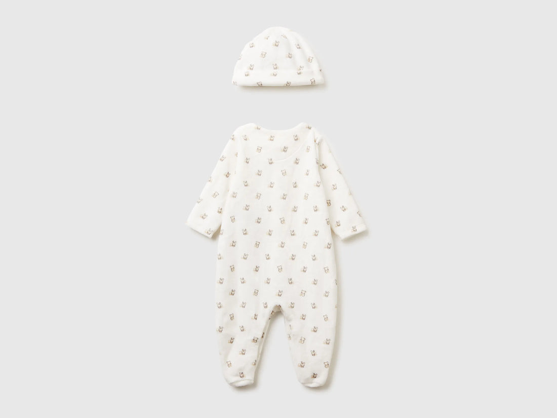 Benetton_Creamy White_Onesie and Chenille Cap Set_3WQSAK01G_905_02