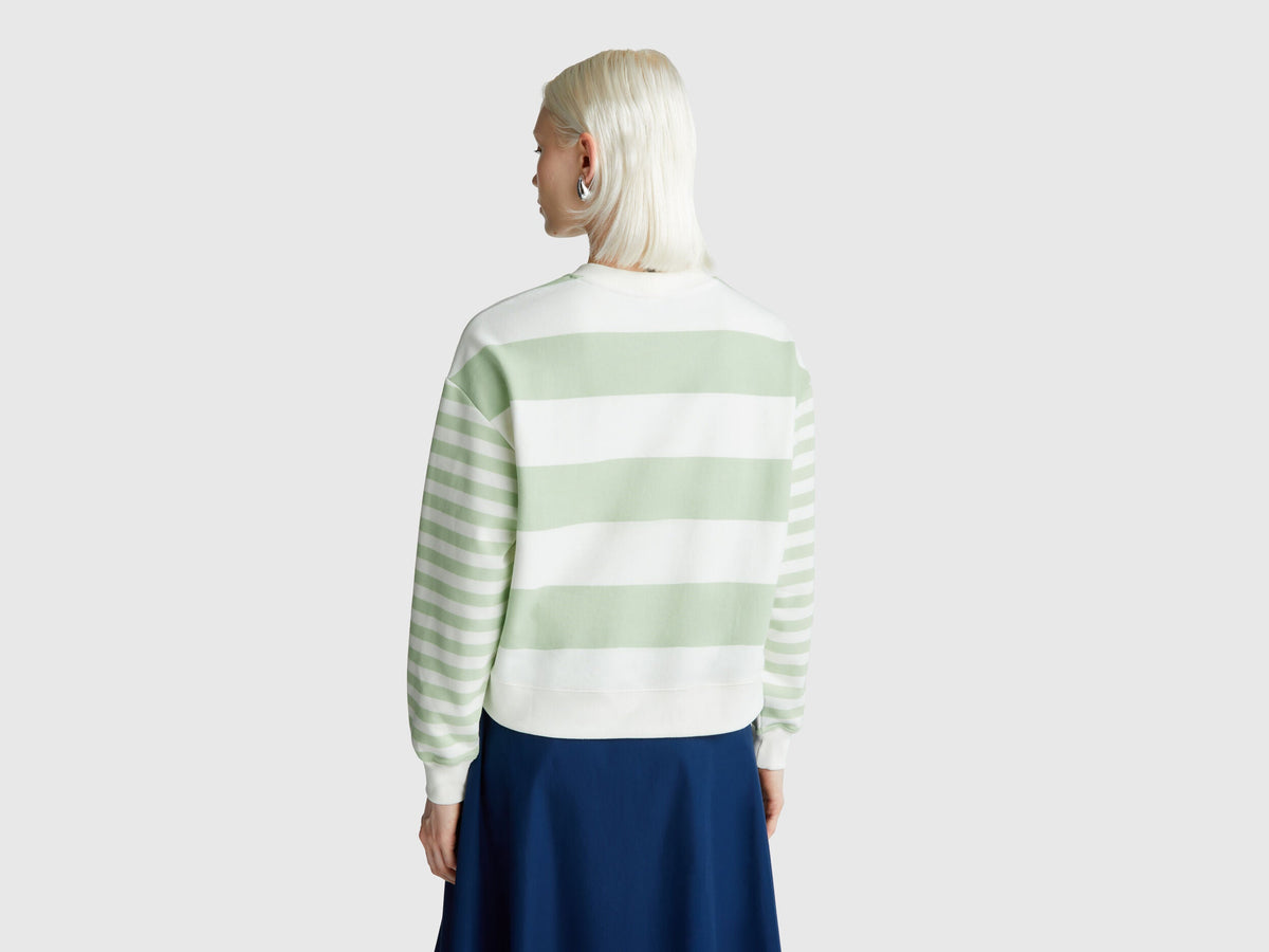 Benetton_Light Green_Striped Crew Neck Hoodie_3Y04D10AM_62Y_02