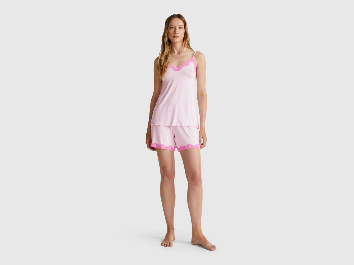 Benetton_Flowy Shorts with Lace_3Z123900V_24Z_01