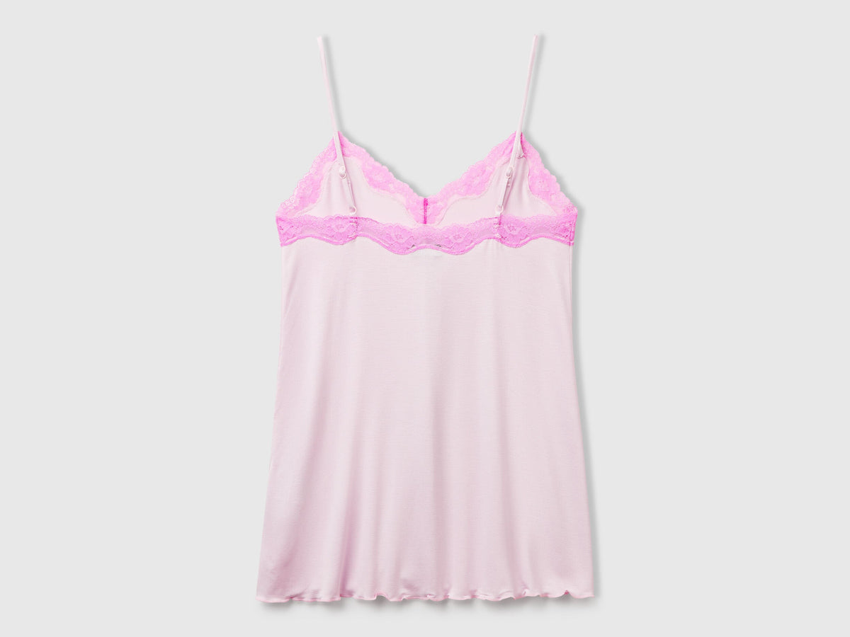 Benetton_Tank Top with Lace Edge_3Z123H00J_24Z_05