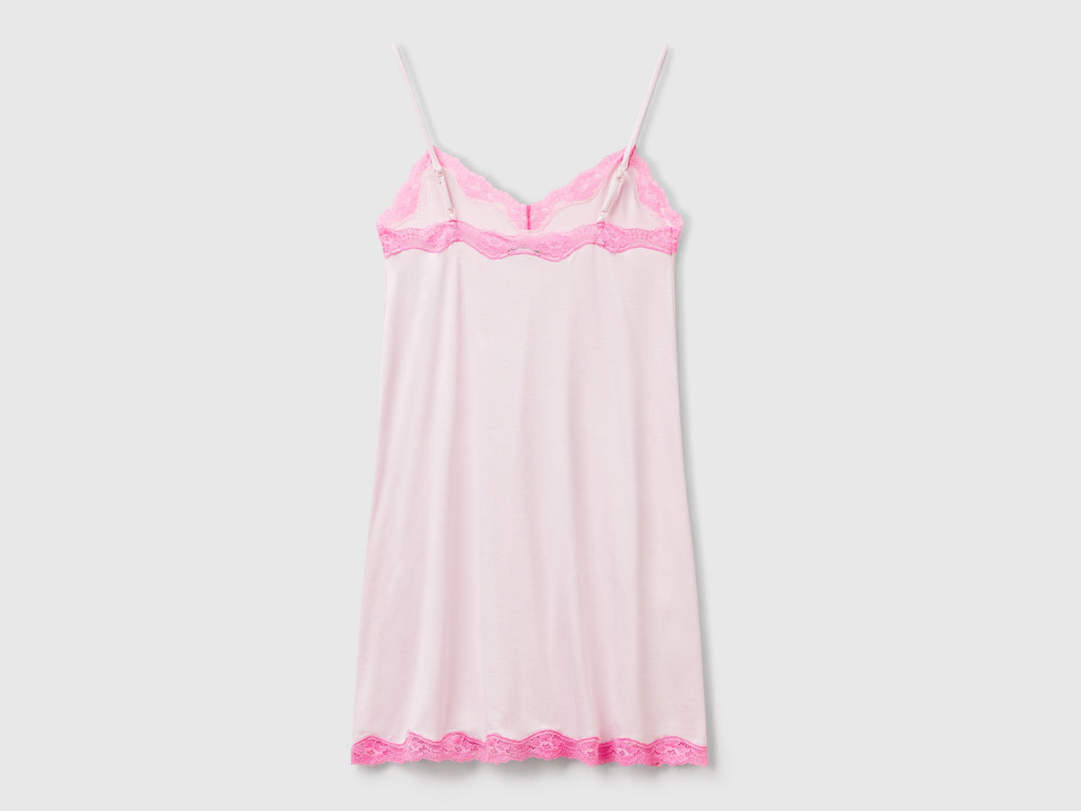 Benetton_Nightshirt with Lace Details_3Z123V00I_24Z_04