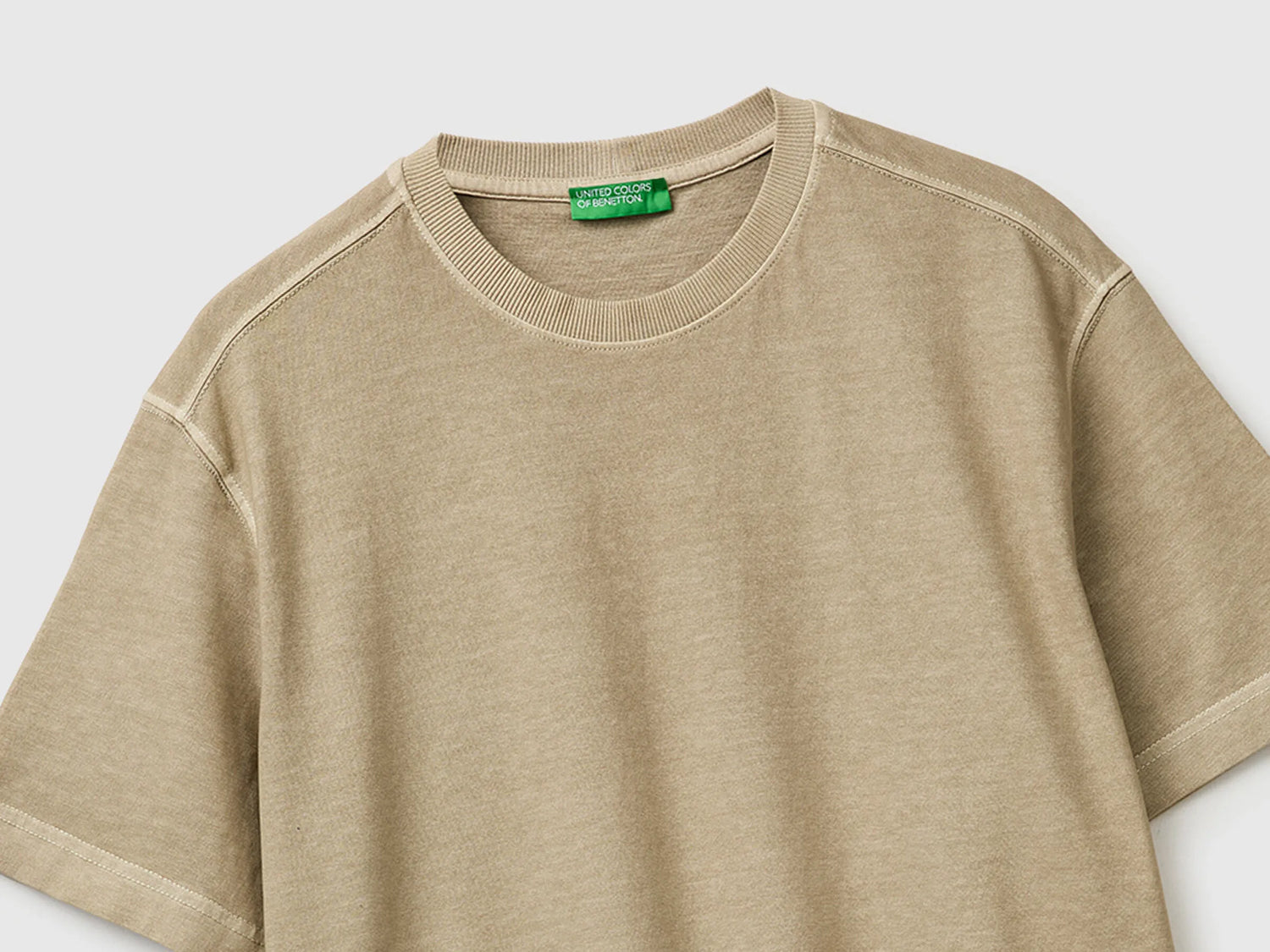 Benetton Creamy White Men Pigment Dyed T-Shirt SKU: 3ZITU1098_6R2 Image 03
