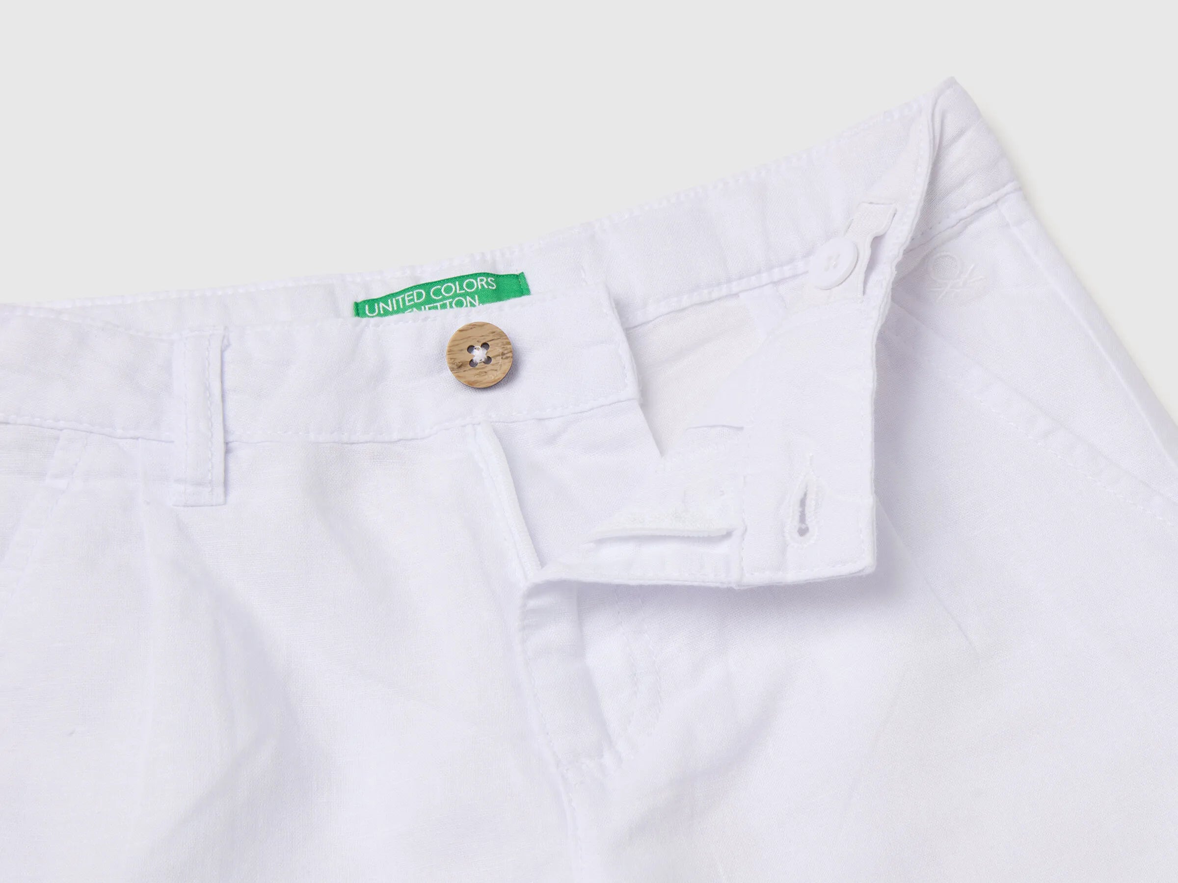 Benetton White Boys Linen Blend Shorts SKU: 43WBC904I_101 Image 03