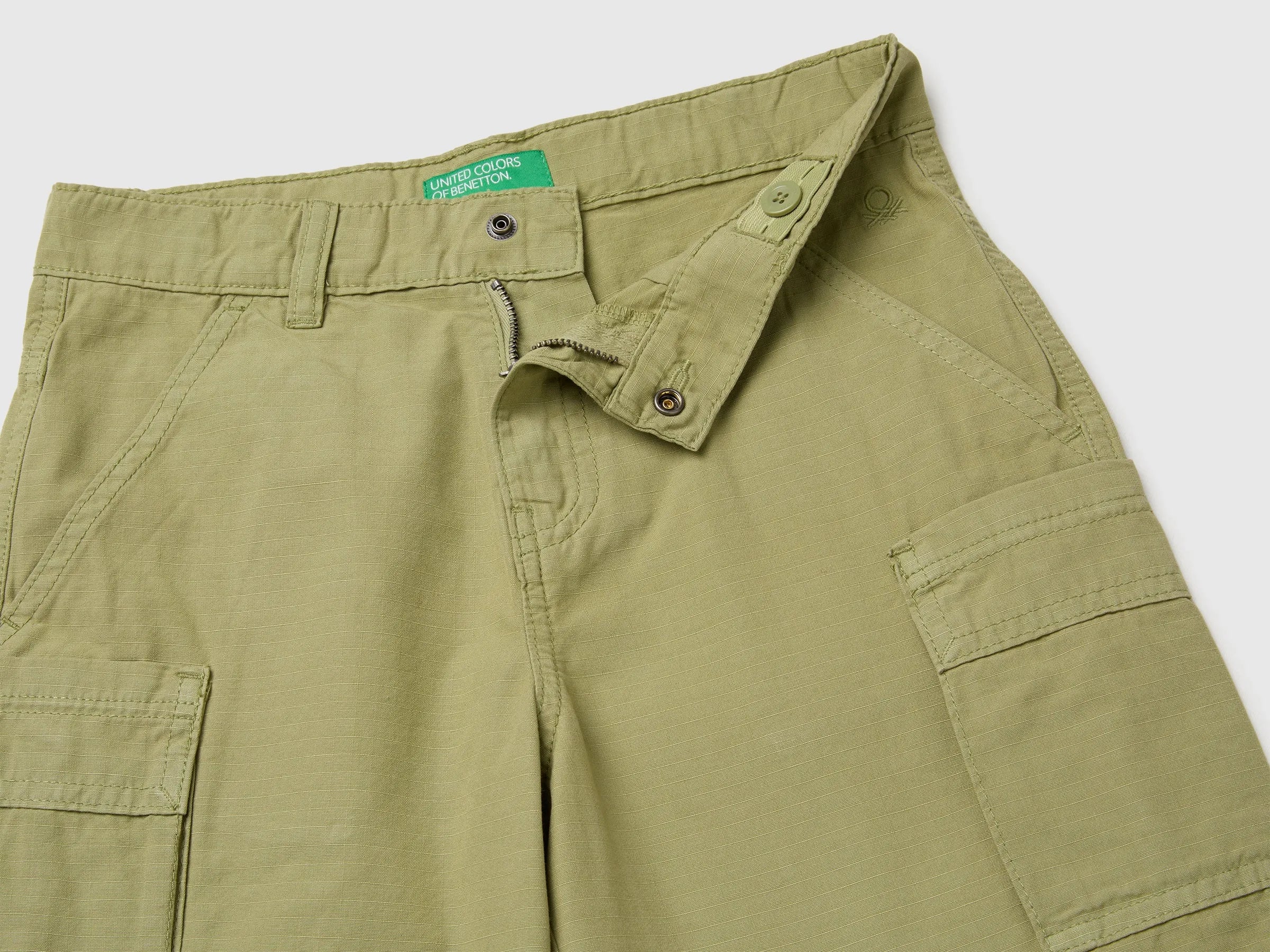 Benetton Green Boys Bermuda Shorts with Pockets SKU: 456SC904V_1Q1 Image 03
