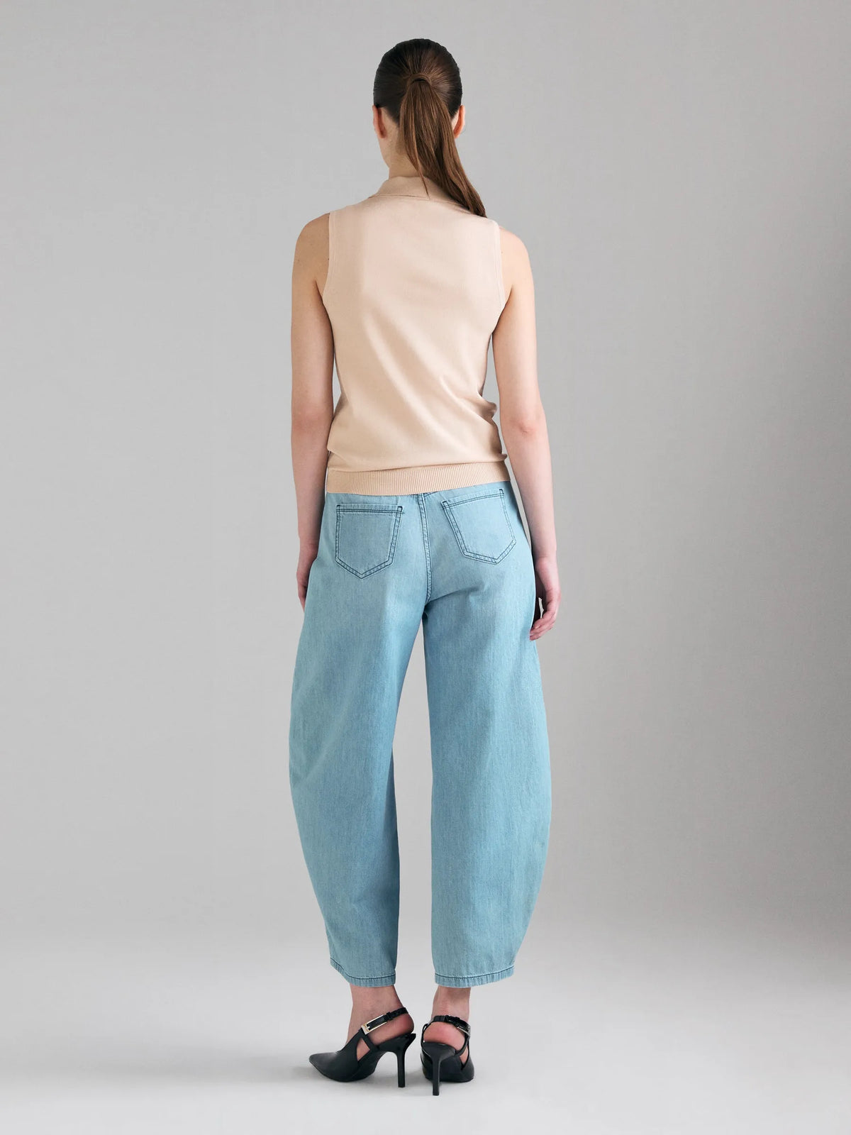 Sisley Blue Women Balloon Fit Jeans SKU: 46PQLE05C_902 Image 02