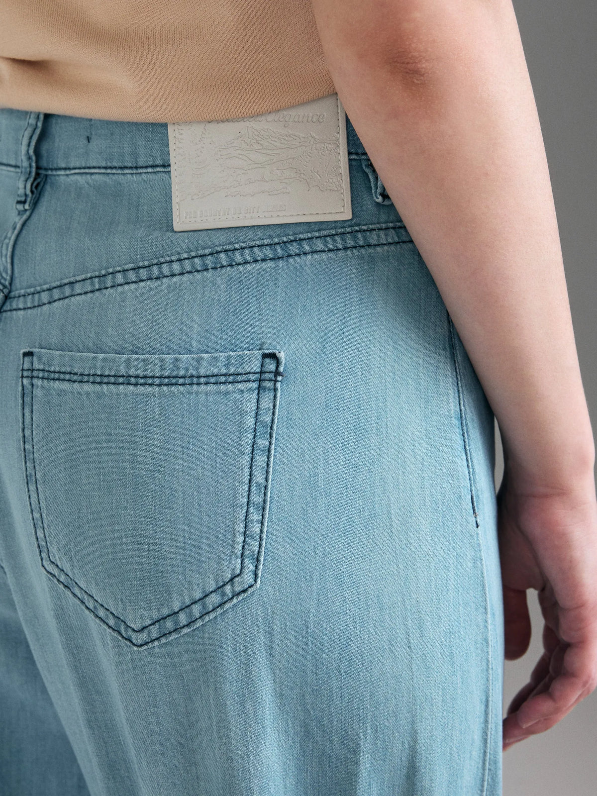 Sisley Blue Women Balloon Fit Jeans SKU: 46PQLE05C_902 Image 04