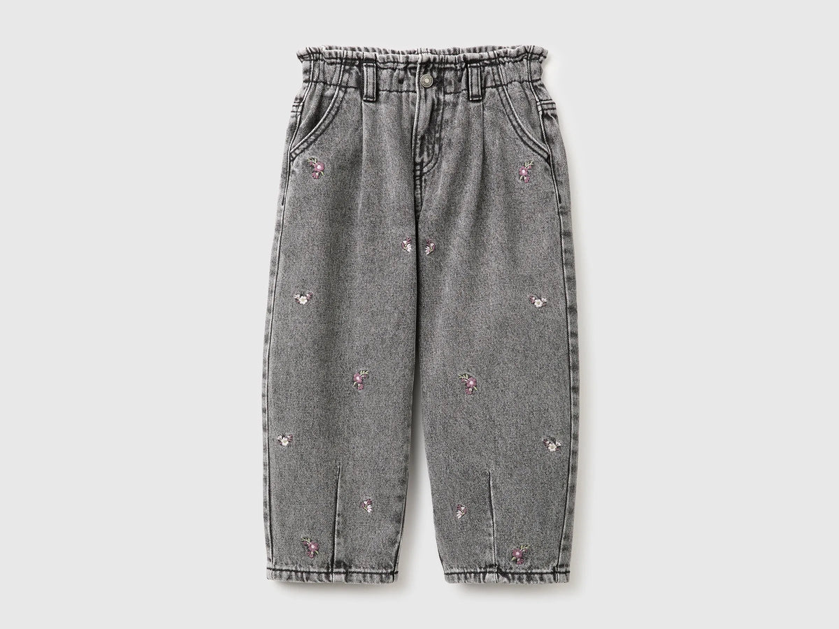 Benetton Black Girls Balloon Fit Jeans with Embroidery SKU: 46WDGF03E_700 Image 01
