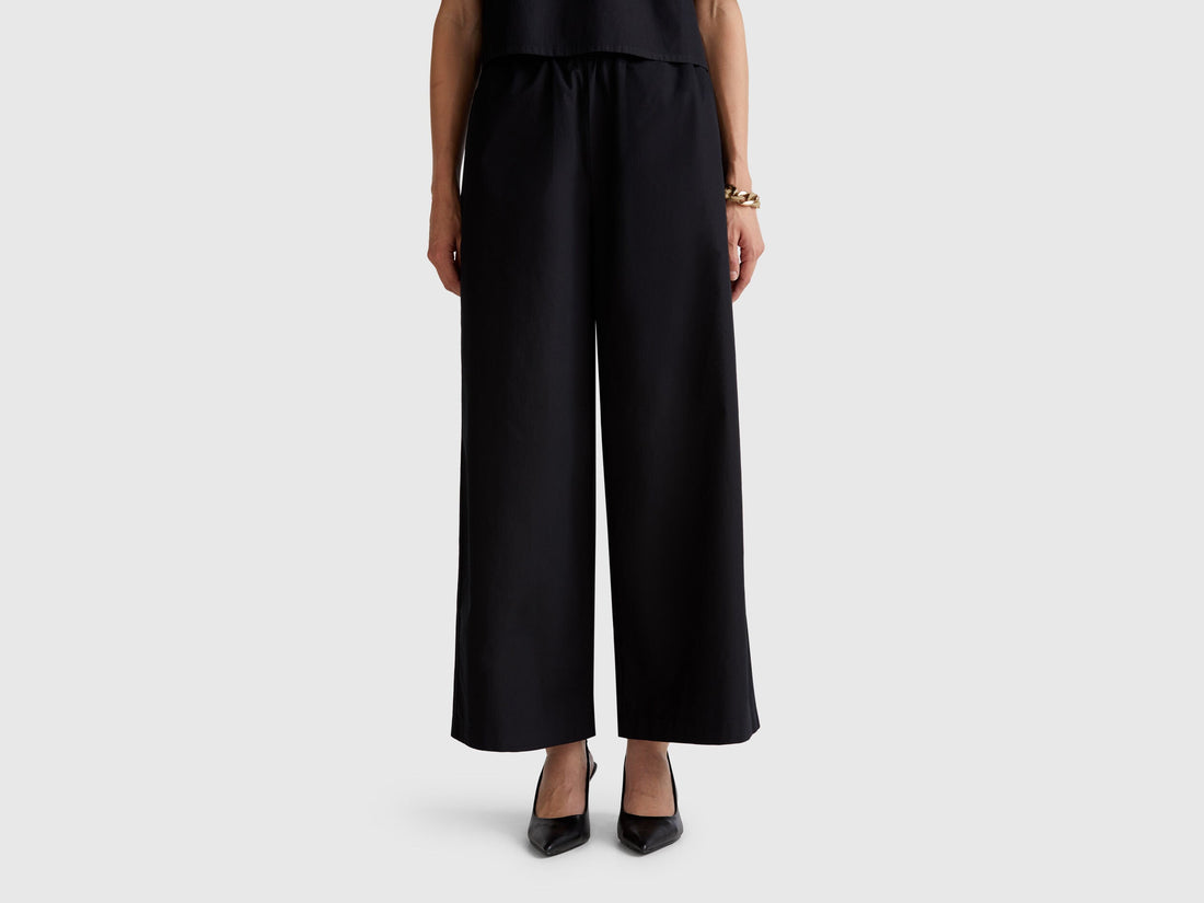 Benetton_Lightweight Trousers with Wide Leg_4AC7DF09A_100_02
