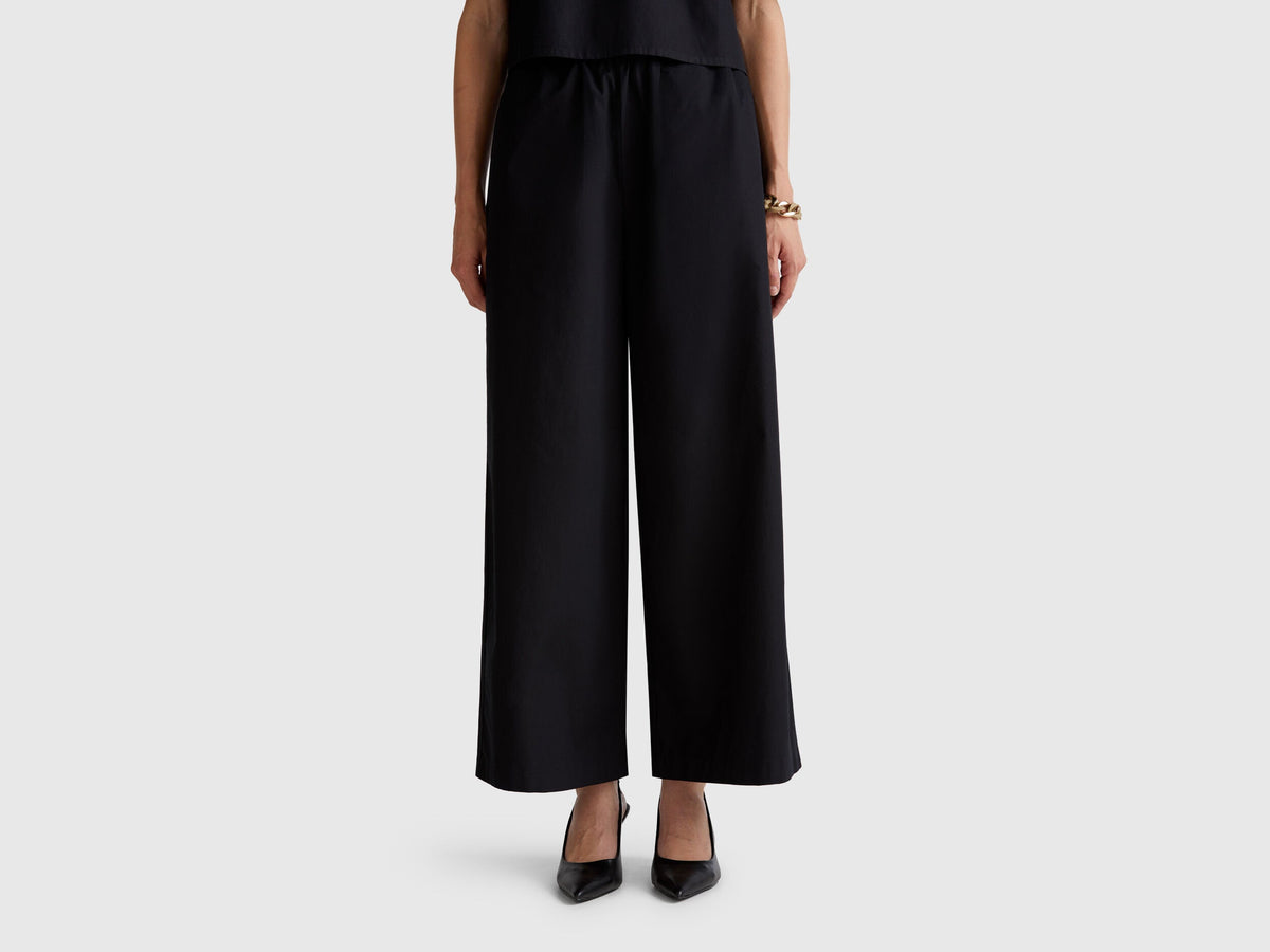 Benetton_Lightweight Trousers with Wide Leg_4AC7DF09A_100_02