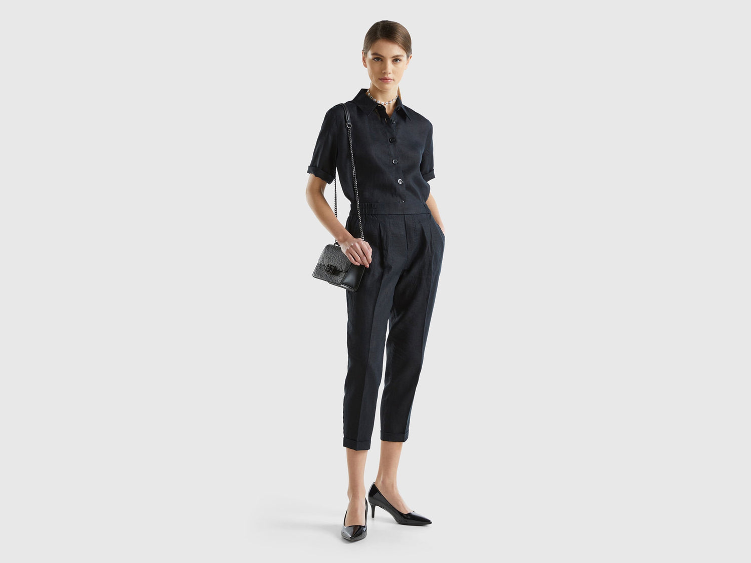 Benetton_Cropped Trousers in 100% Linen_4AGH558X5_100_01