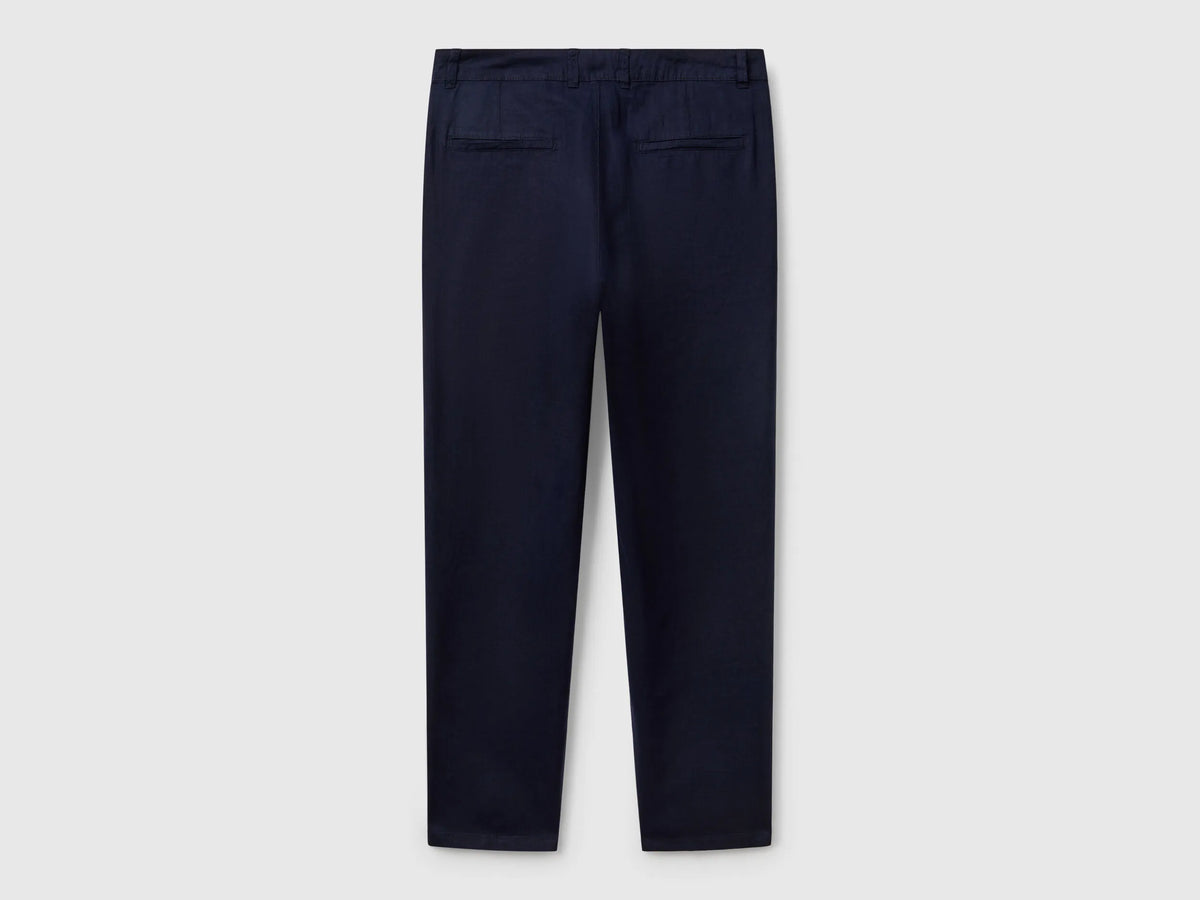 Benetton Dark Blue Men Chinos in Pure Linen SKU: 4AGH55HW8_016 Image 02