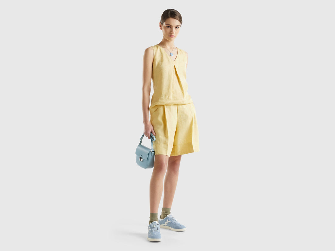 Linen Bermudas With Cuffs_4Aghd900D_3Z6_03