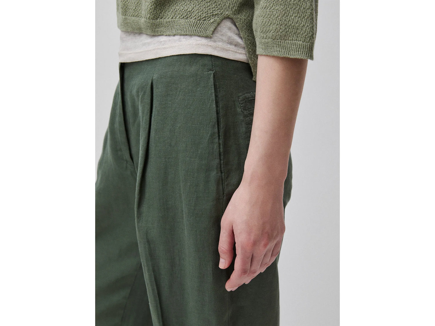 Benetton Green Women 100% Linen Straight Trousers SKU: 4AGHDF0AY_20W Image 04