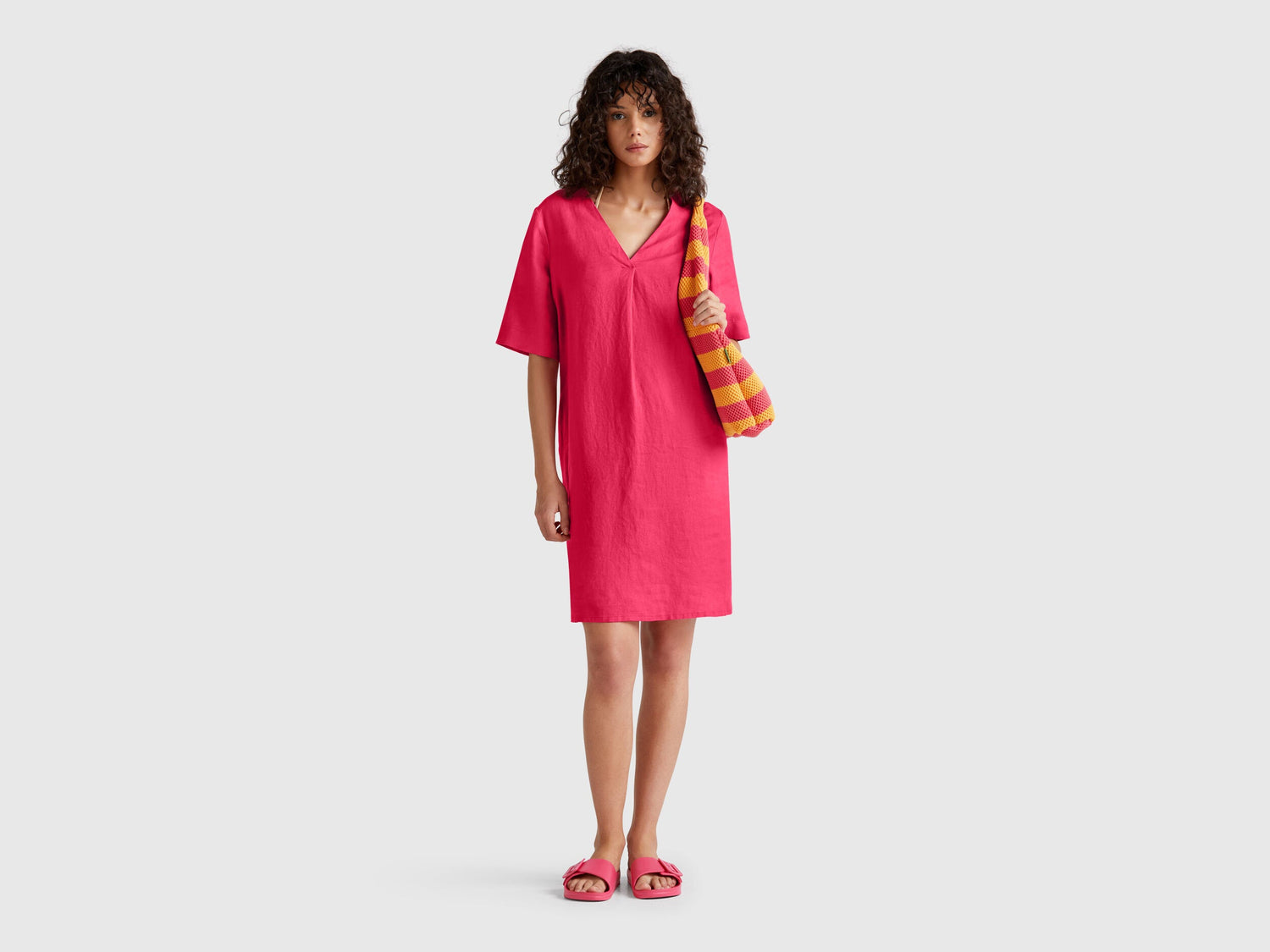 Benetton_Short Sleeve Dress in Pure Linen_4AGHDV0B0_12E_03