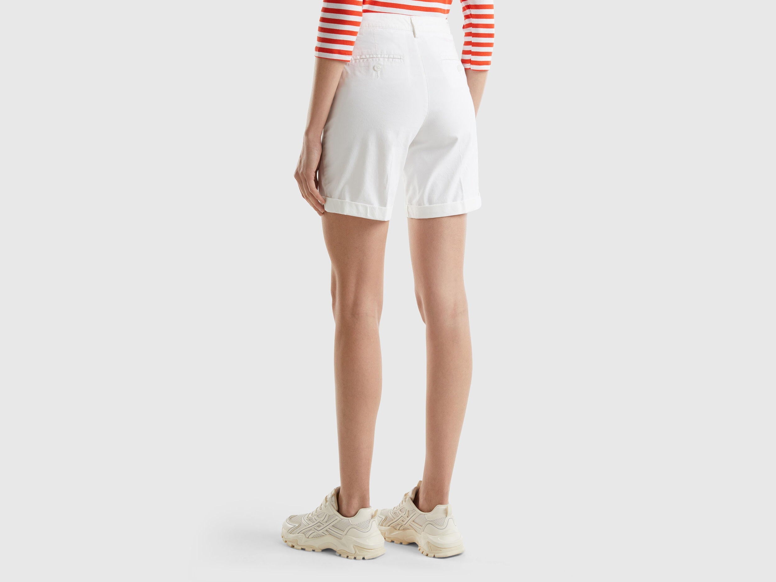 Bermudas In Stretch Cotton_4CV0592G5_101_02