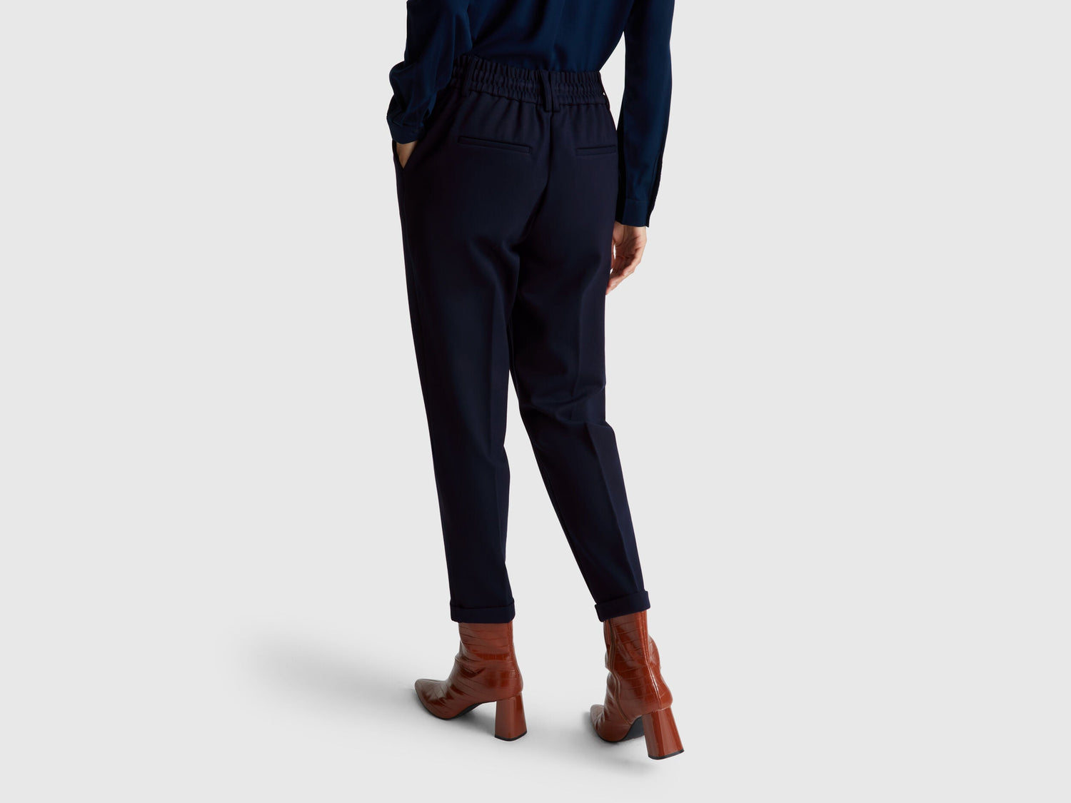 Benetton_Dark Blue_Yarn Dyed Trousers with Drawstring_4DI4DF00J_016_03
