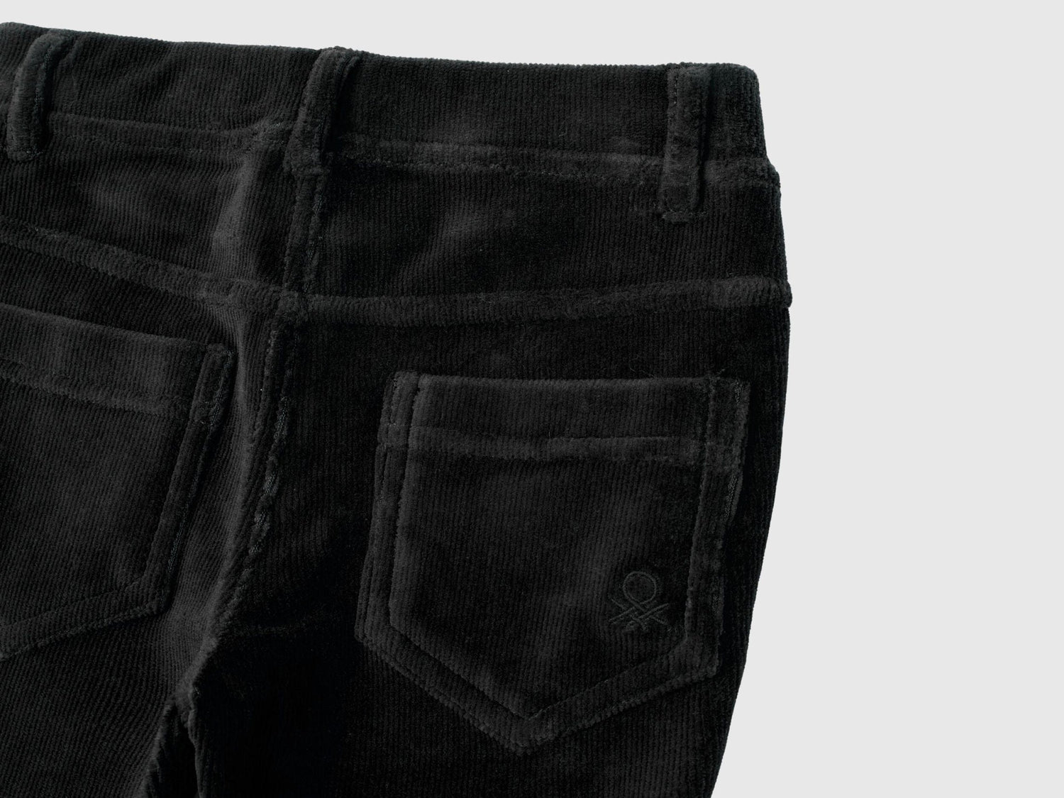 Benetton_Black_Ribbed Chenille Trousers_4DZBGE00L_100_03