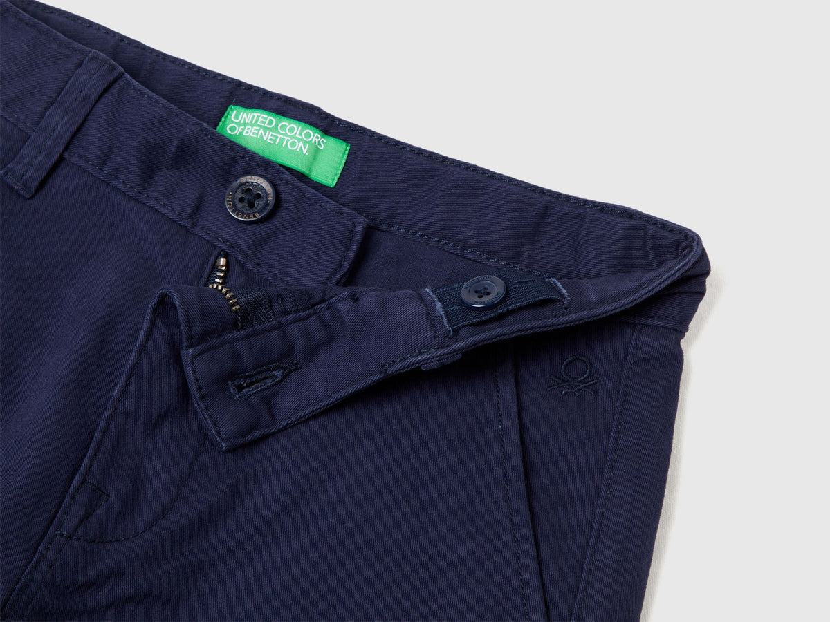 Benetton_Dark Blue_Slim Fit Chinos in Stretch Cotton_4HM6CF04X_252_03