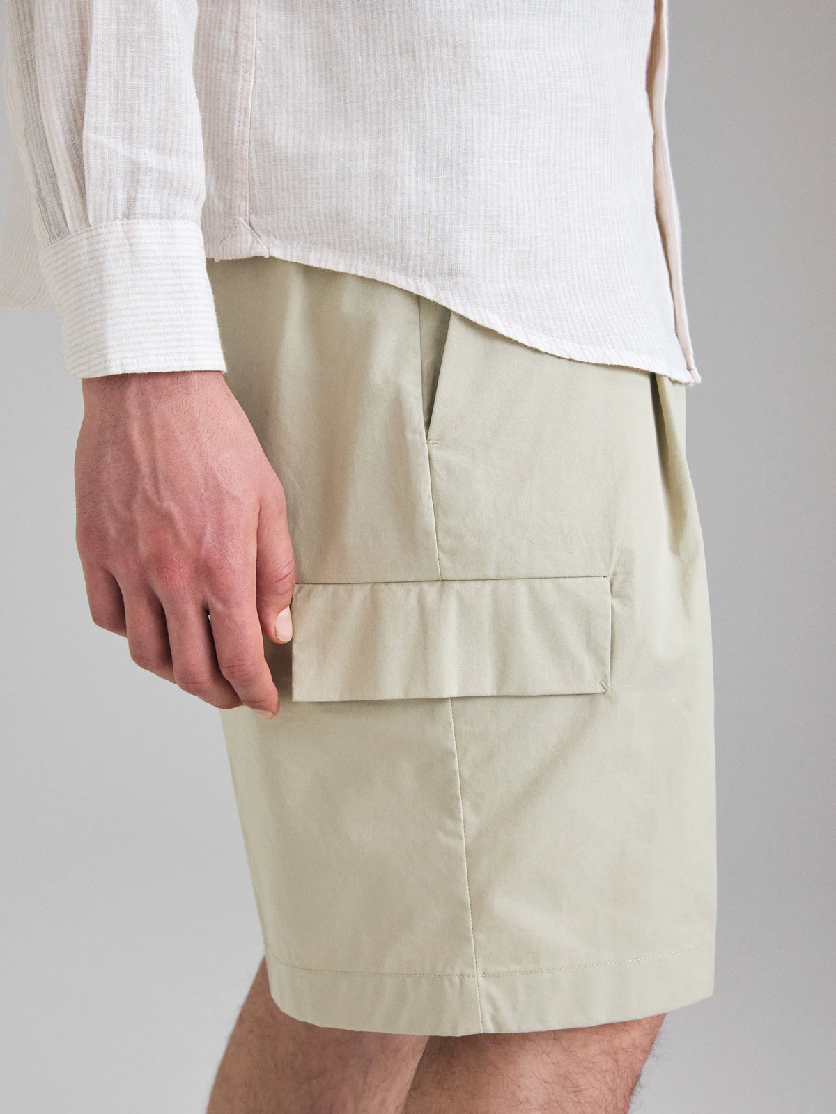Sisley Beige Men Bermuda Shorts with Pockets SKU: 4KUES901F_1A3 Image 04