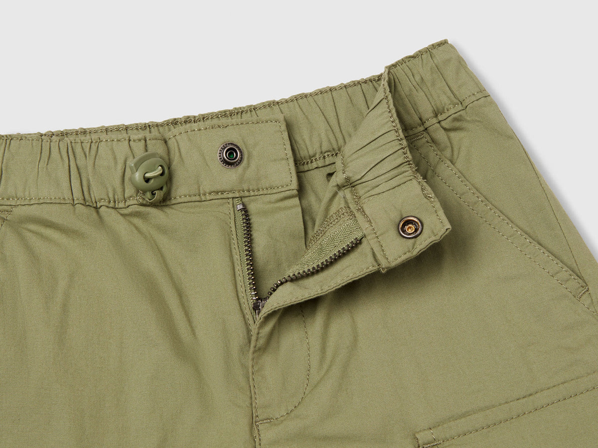 Benetton_Parachute Shorts in Stretch Cotton_4L2VG902V_26K_03