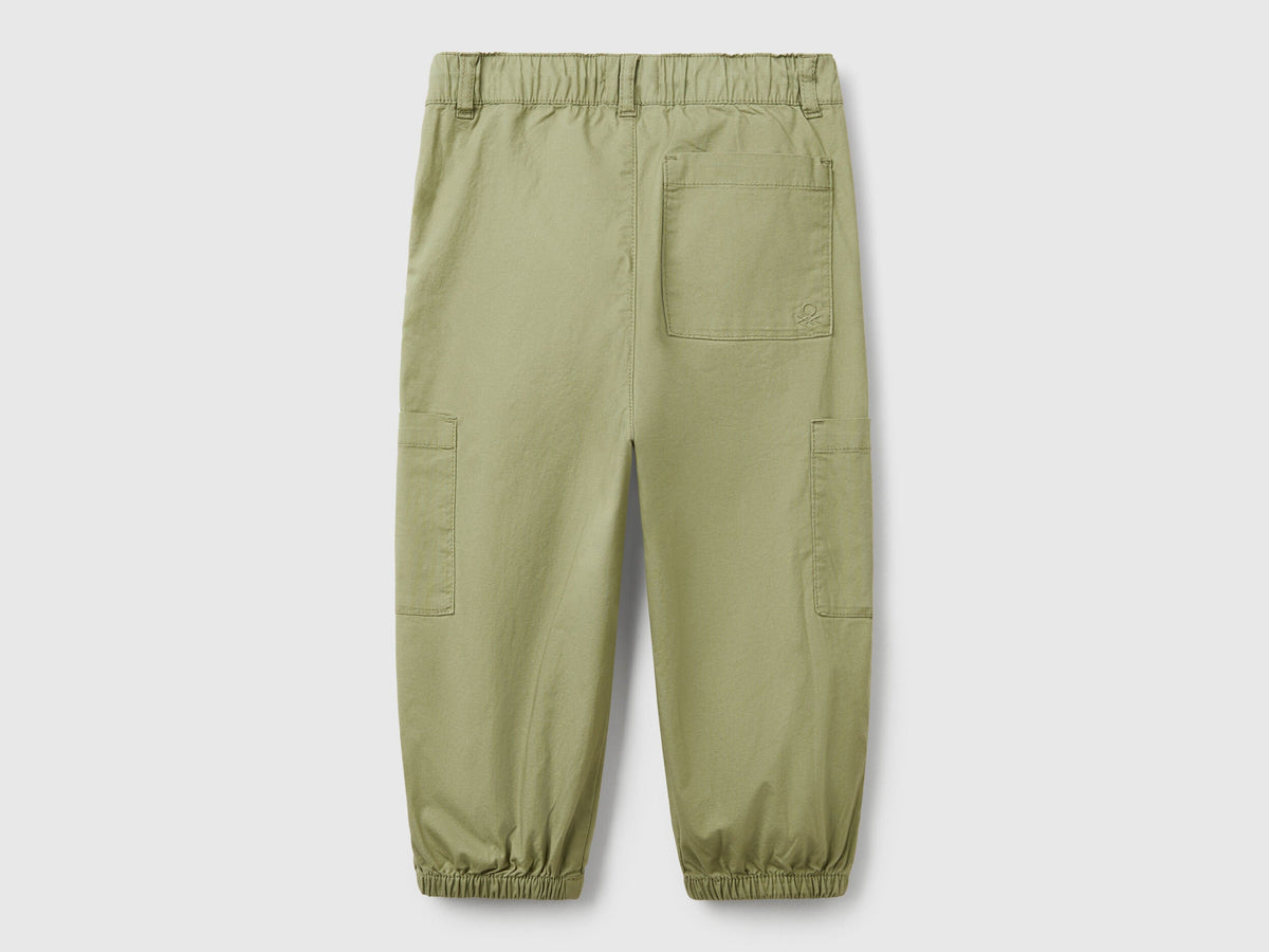 Benetton_Parachute Trousers in Stretch Cotton_4L2VGF01R_26K_02