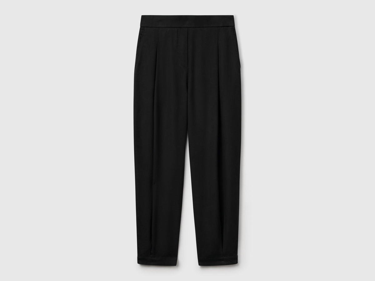 Benetton_Flowy Trousers with Pleats_4T91DF08L_100_04