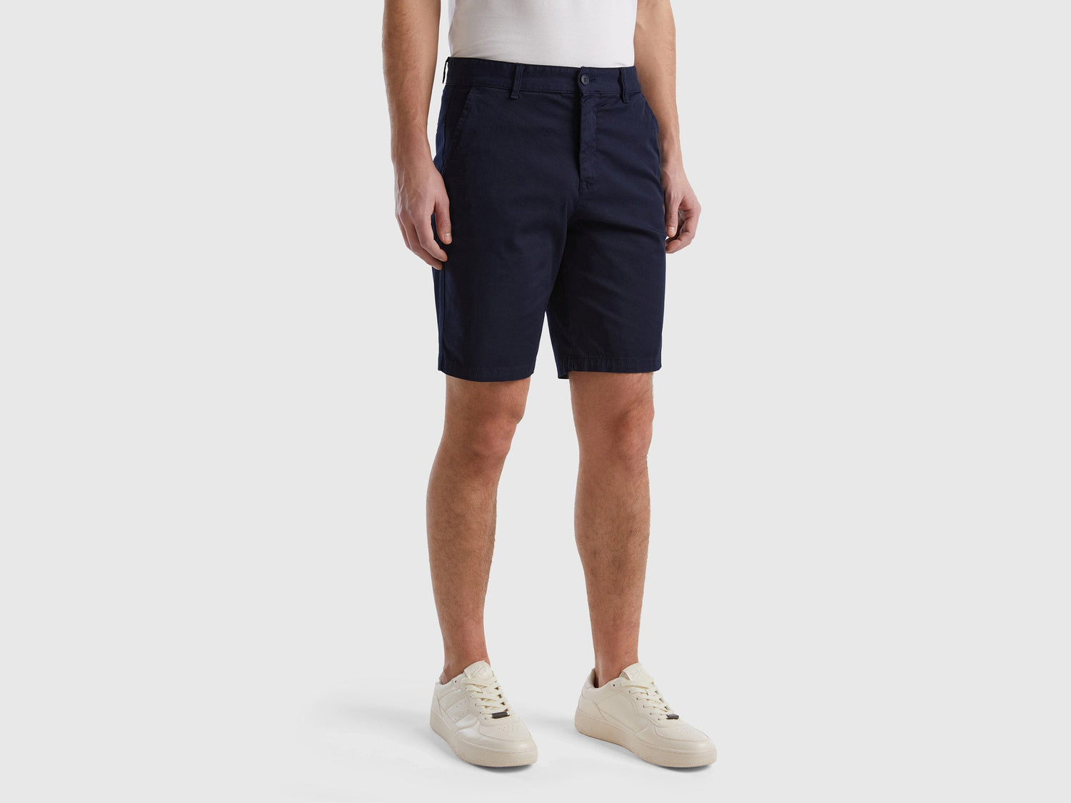 Chino Bermudas In Stretch Cotton_4UN459548_016_03