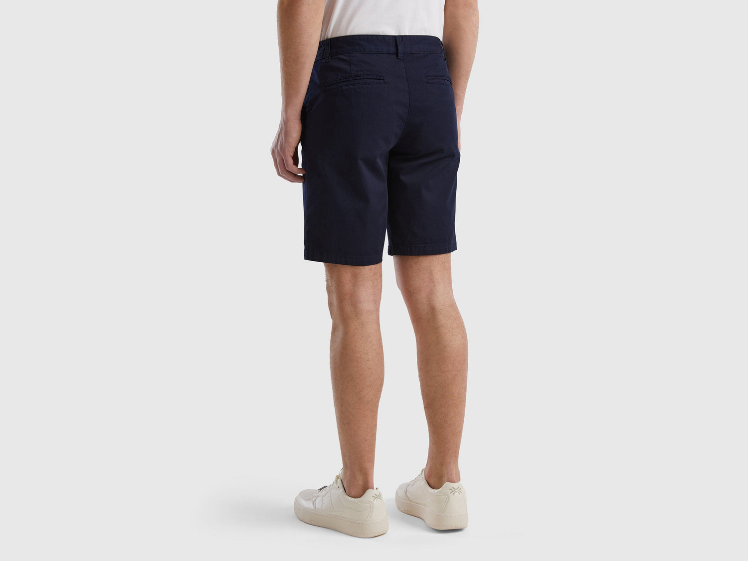 Chino Bermudas In Stretch Cotton_4UN459548_016_04