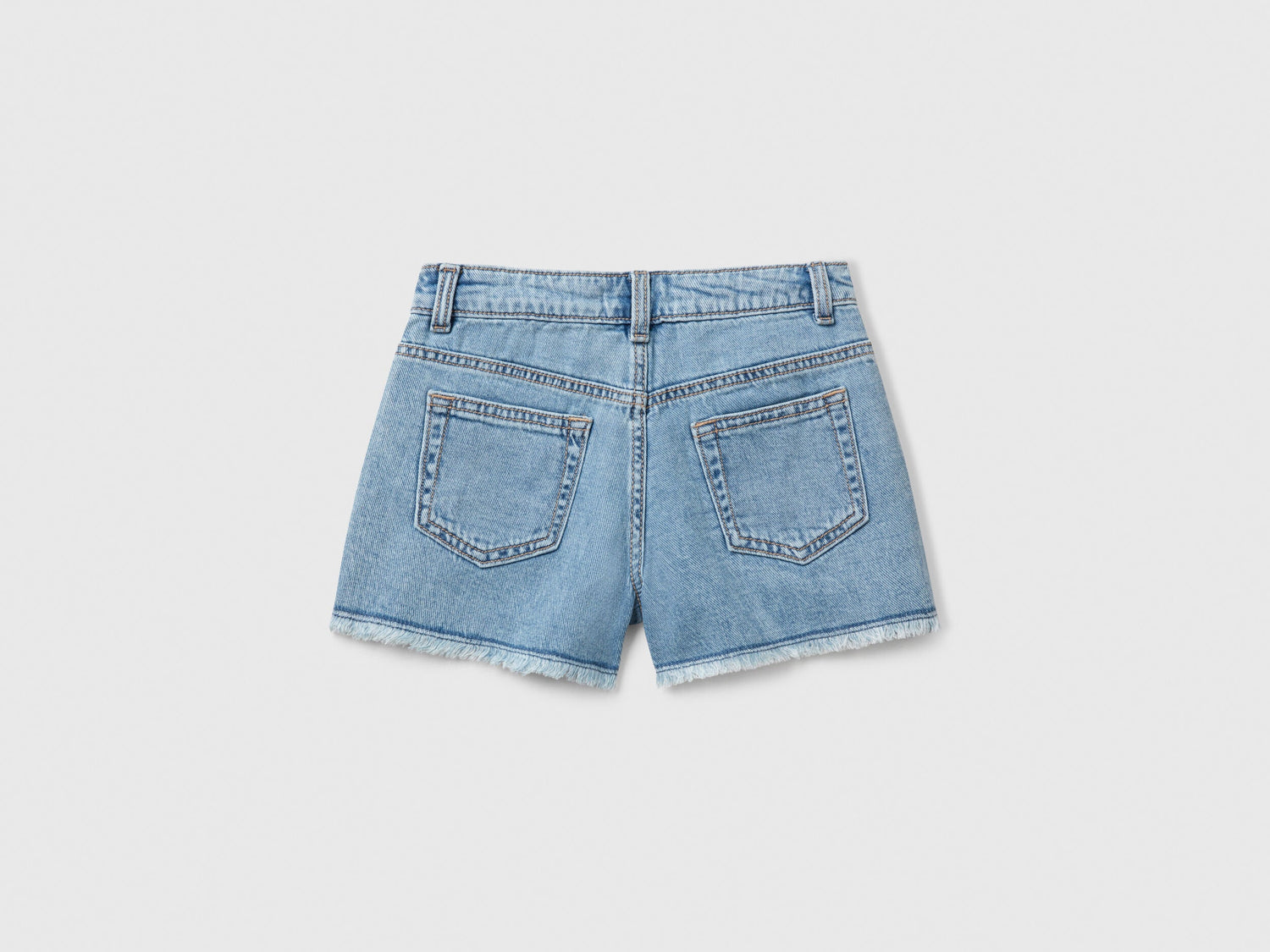 Benetton_Jean Shorts with Floral Embroidery_4UTPC9049_901_02